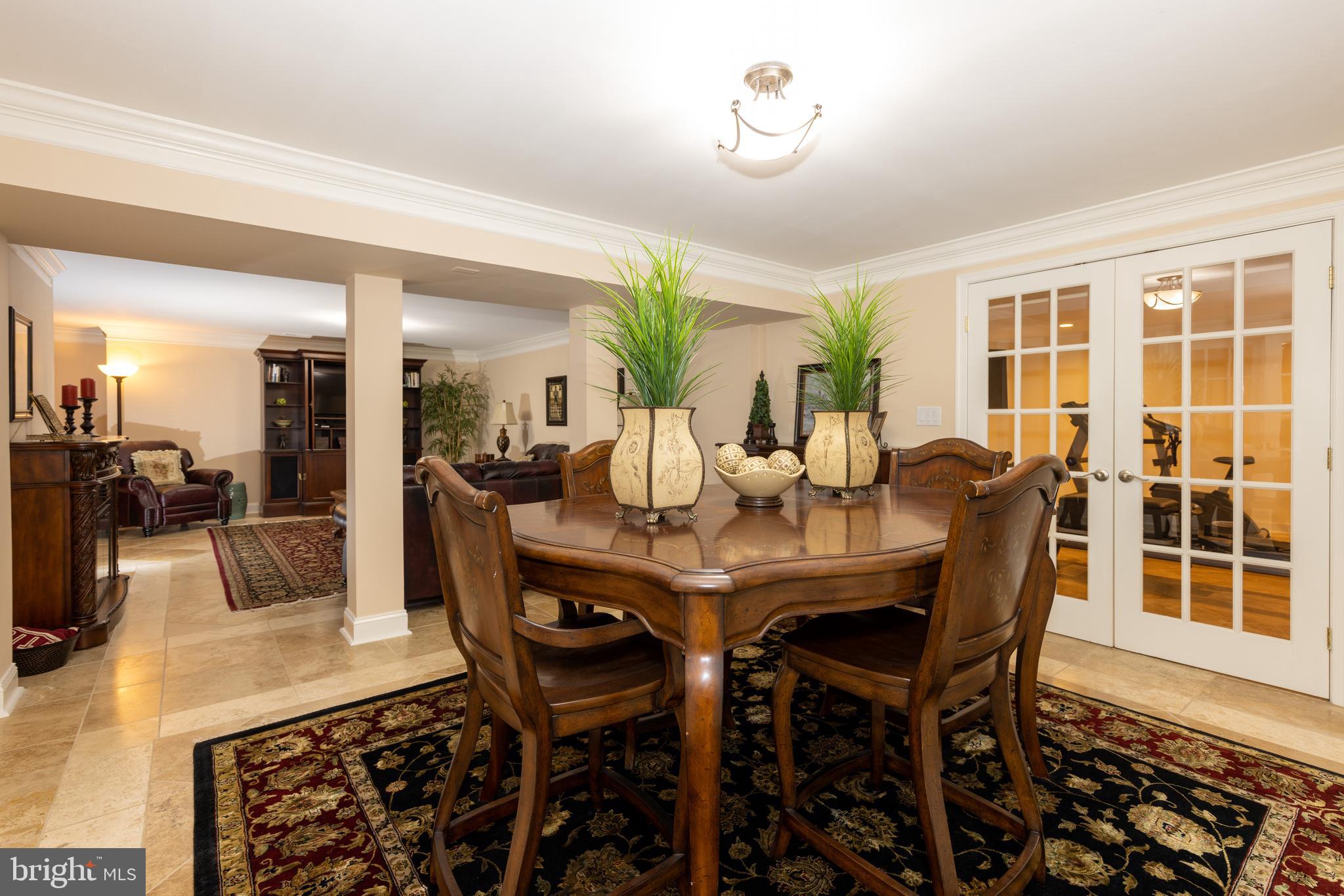 HAMPTON HUNT EST - Residential