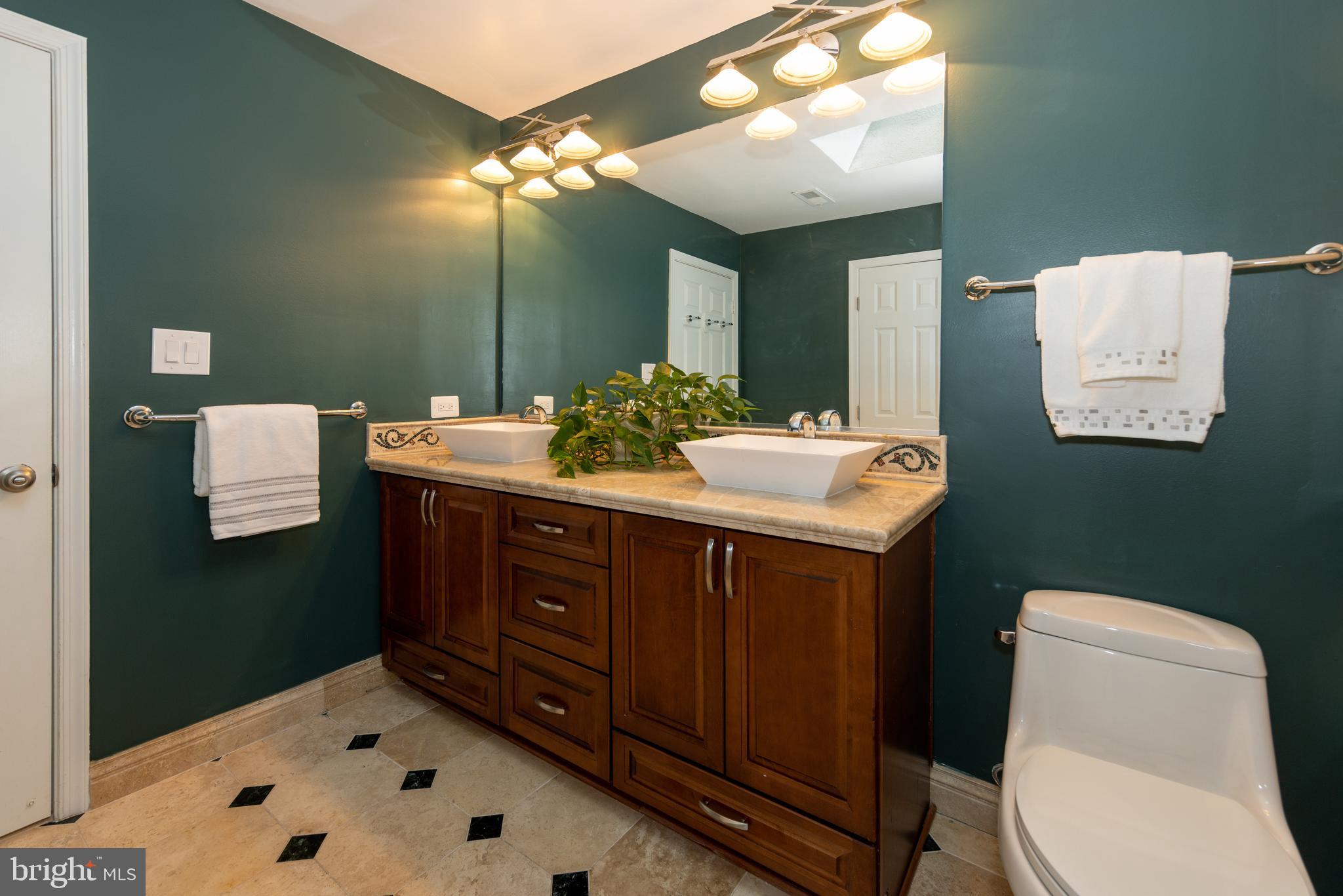 HAMPTON HUNT EST - Residential