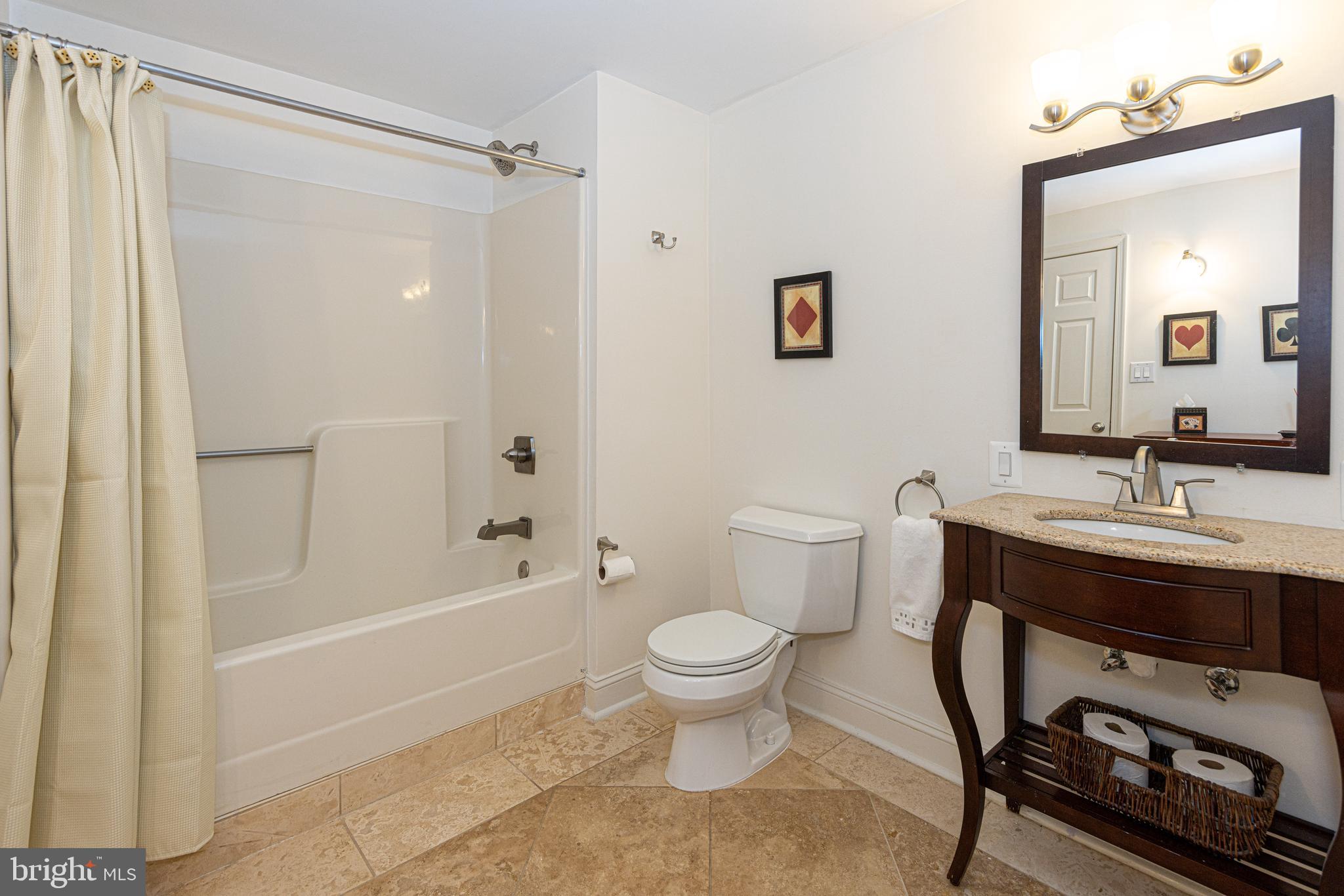 HAMPTON HUNT EST - Residential