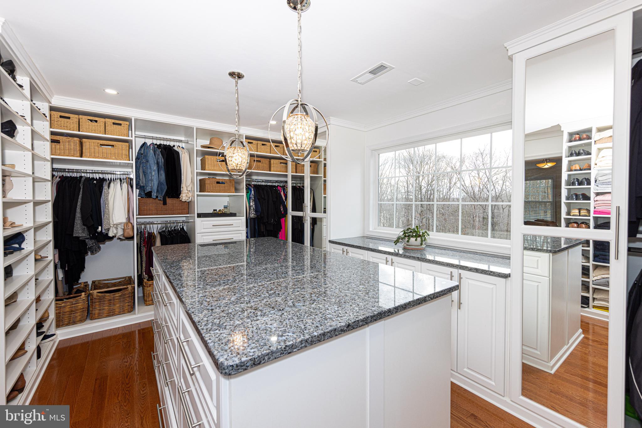 HAMPTON HUNT EST - Residential