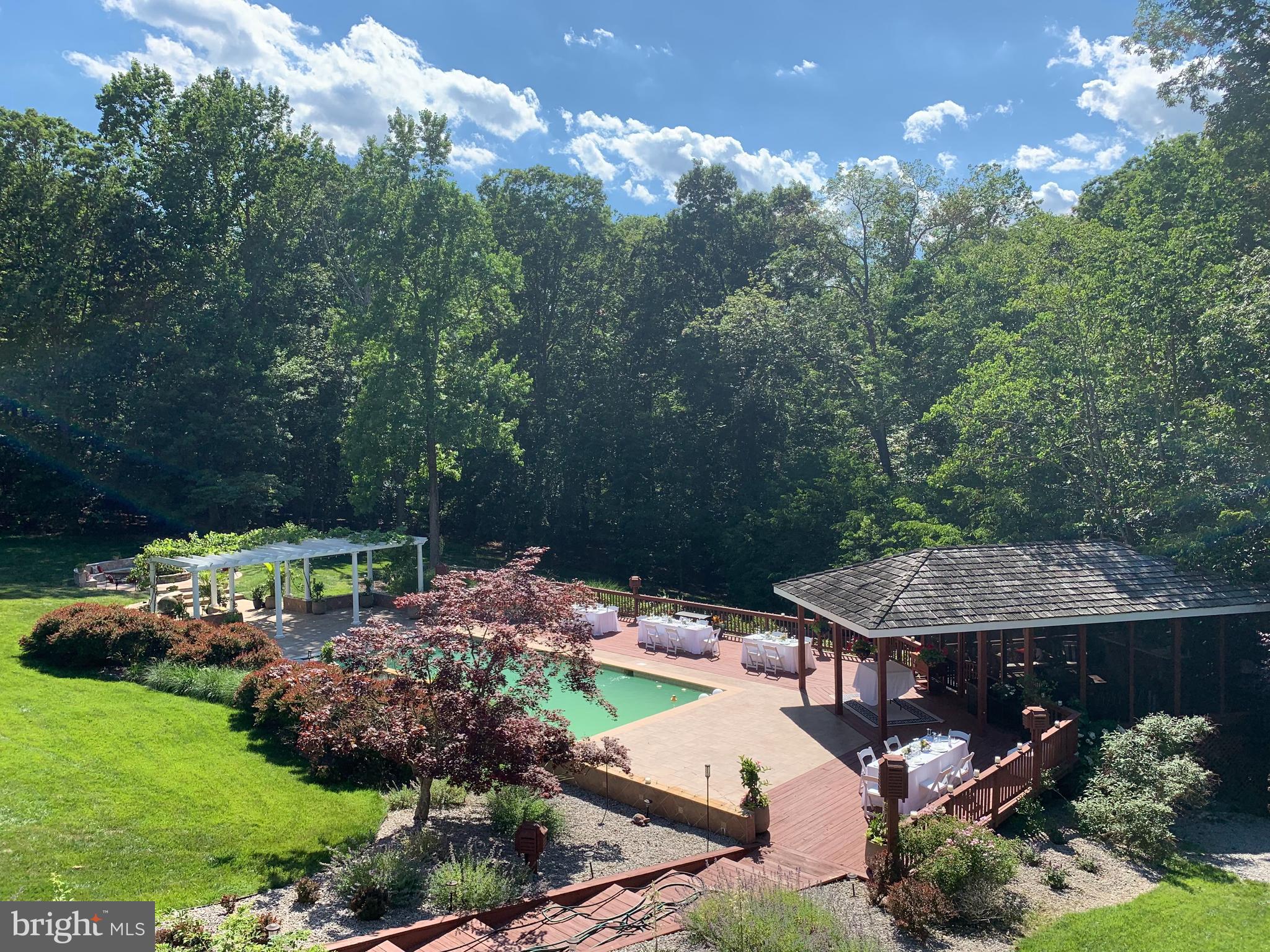 HAMPTON HUNT EST - Residential