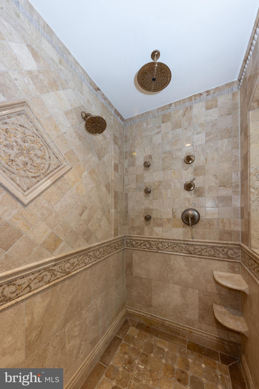 HAMPTON HUNT EST - Residential