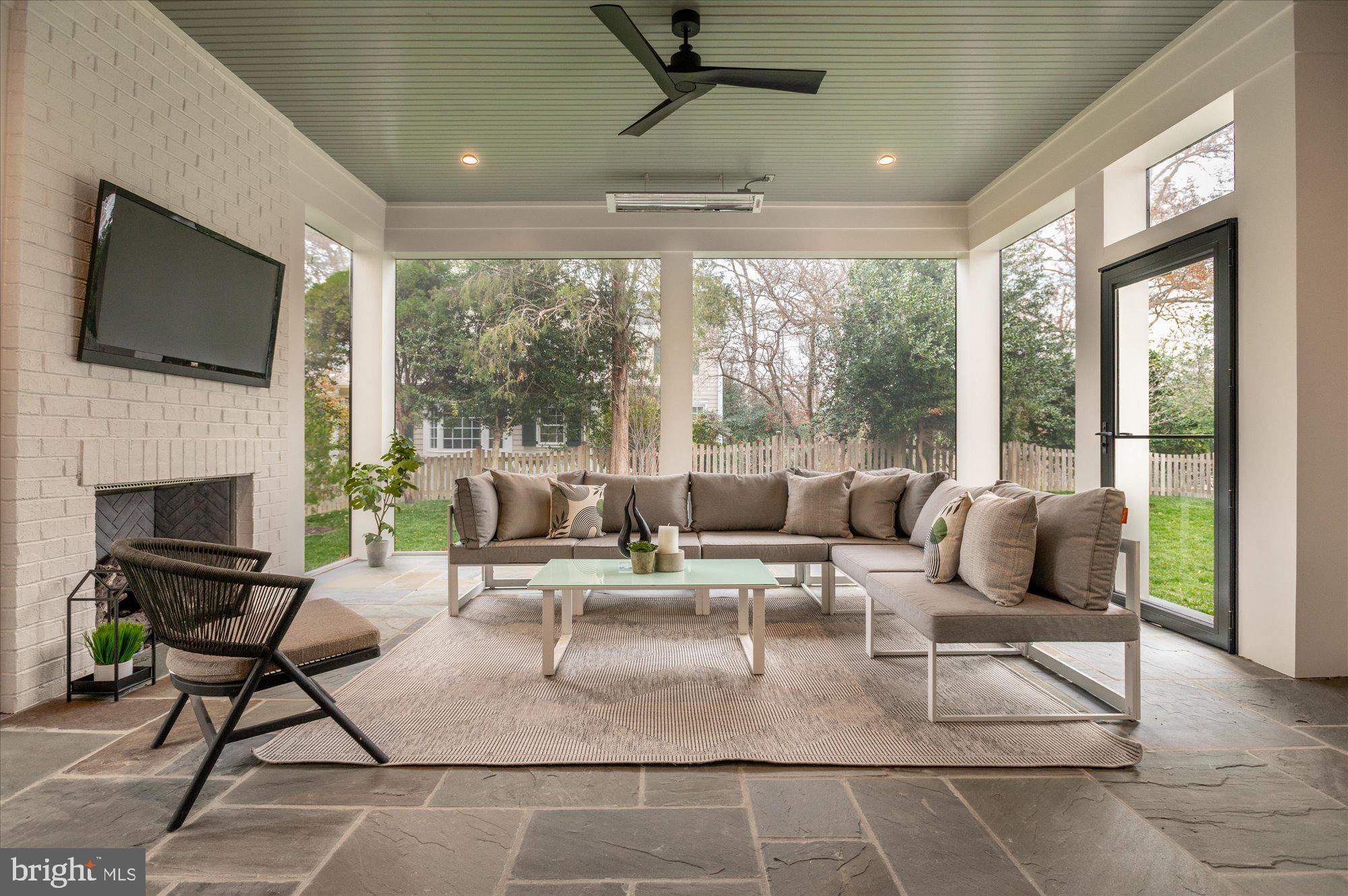 CHESTERBROOK WOODS - Residential