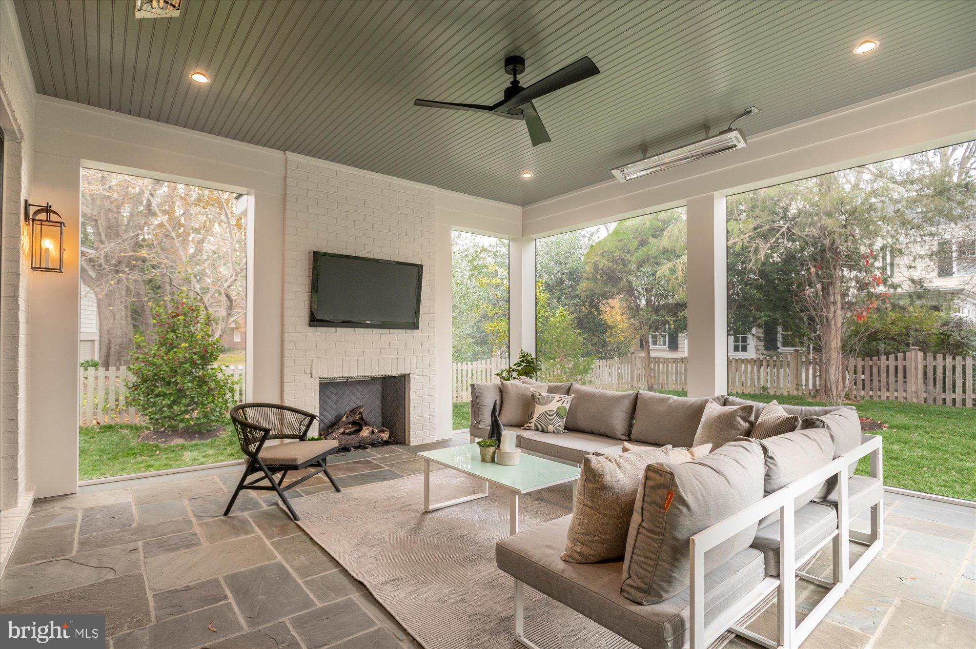 CHESTERBROOK WOODS - Residential