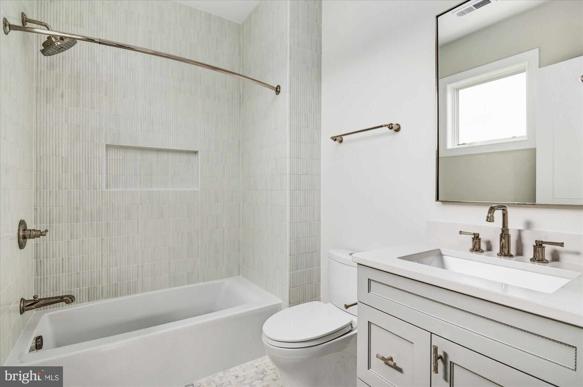 CHESTERBROOK WOODS - Residential