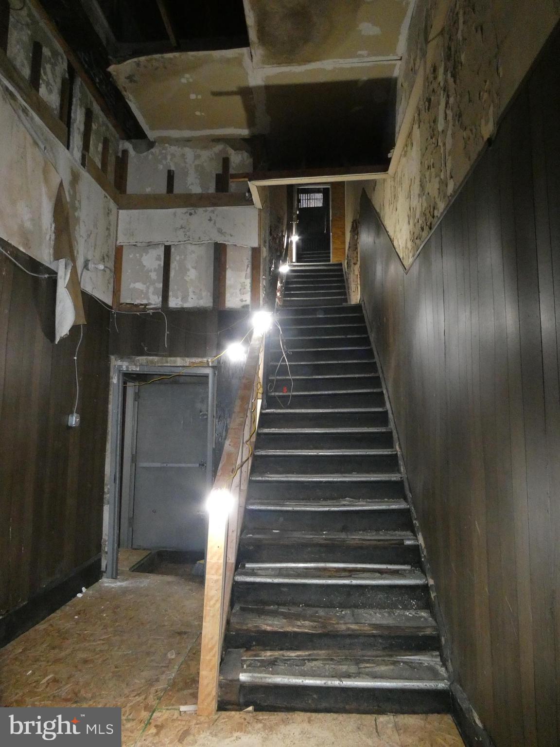 NICETOWN-TIOGA - Commercial Sale