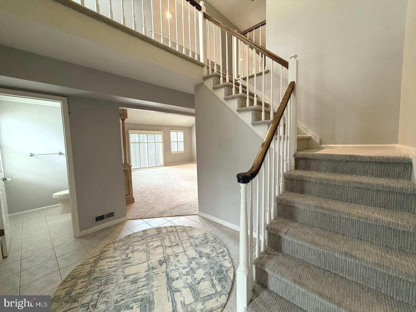 208 HAZELWOOD LANE