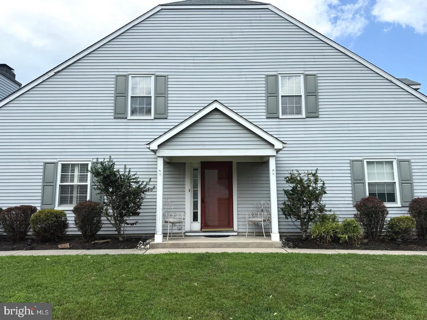 208 HAZELWOOD LANE