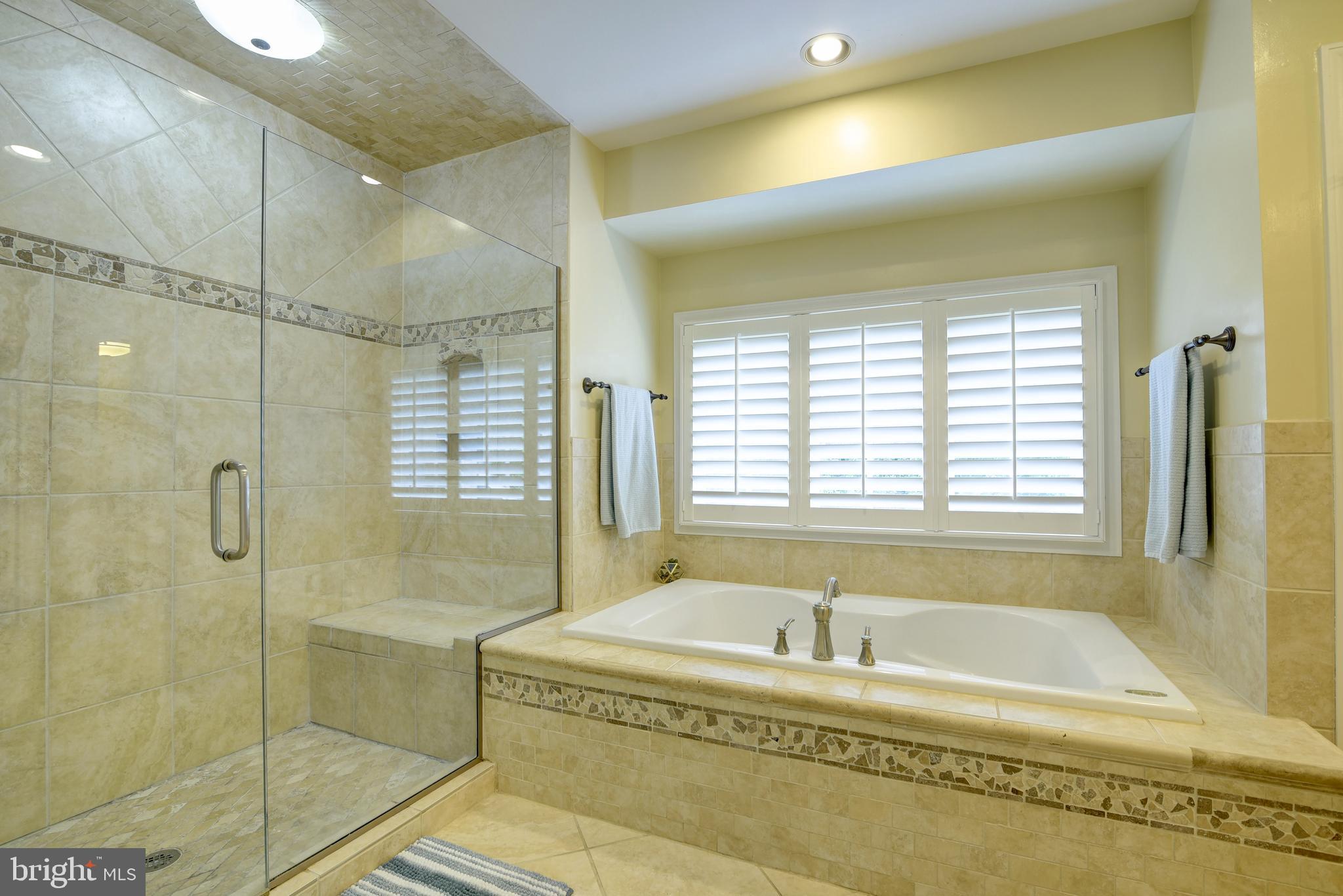 RIVER CREEK - Residential