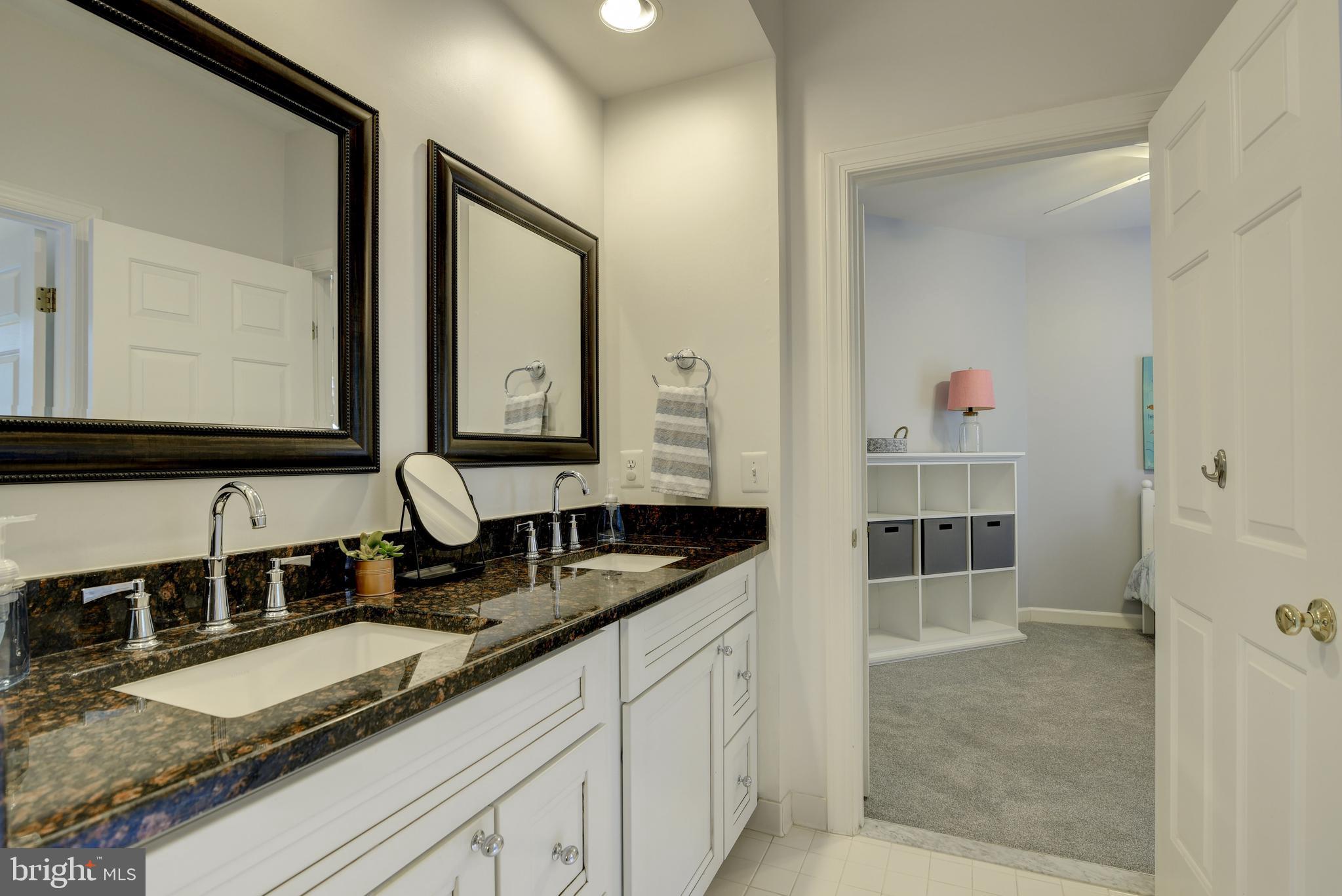 RIVER CREEK - Residential