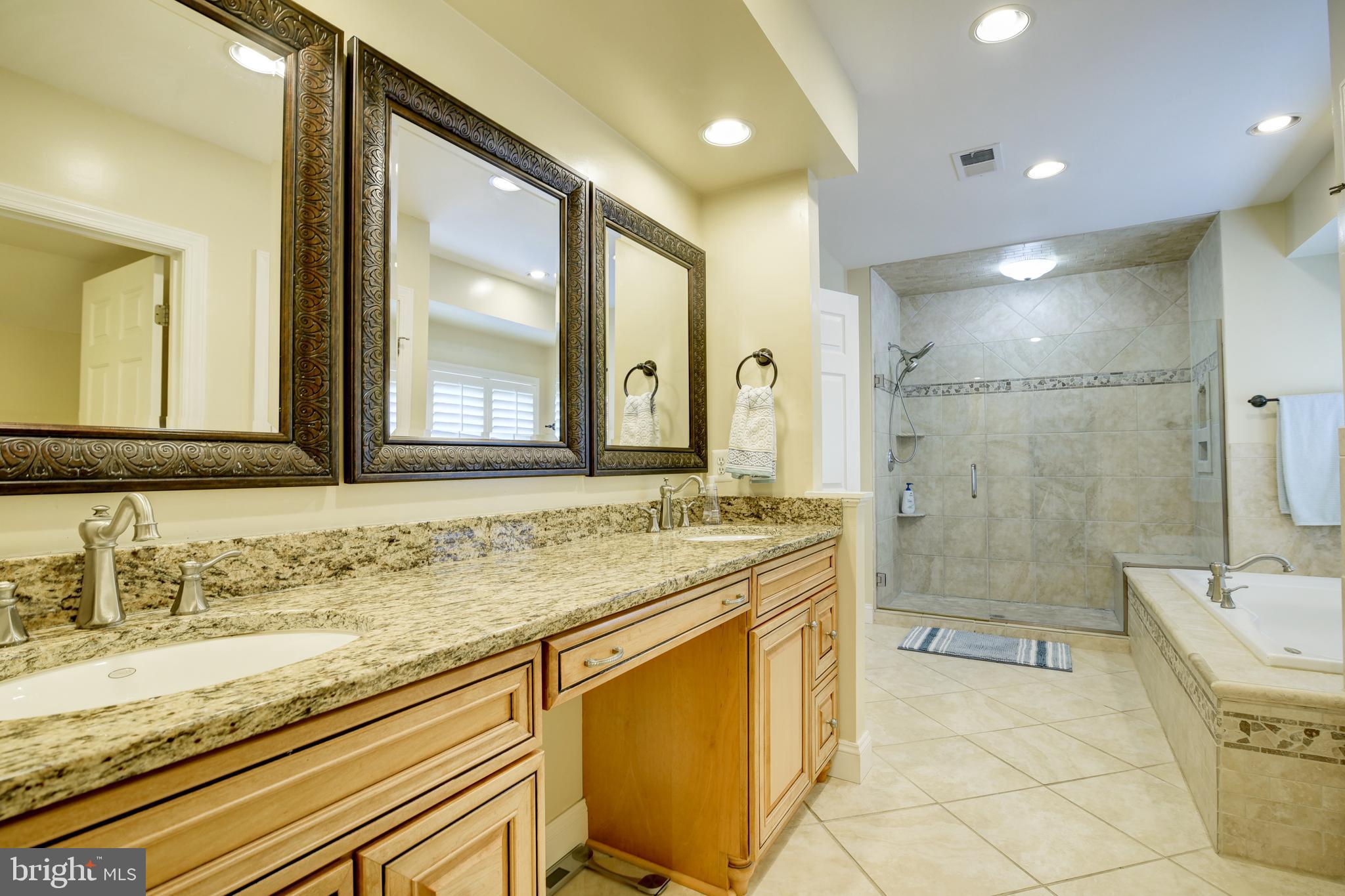 RIVER CREEK - Residential