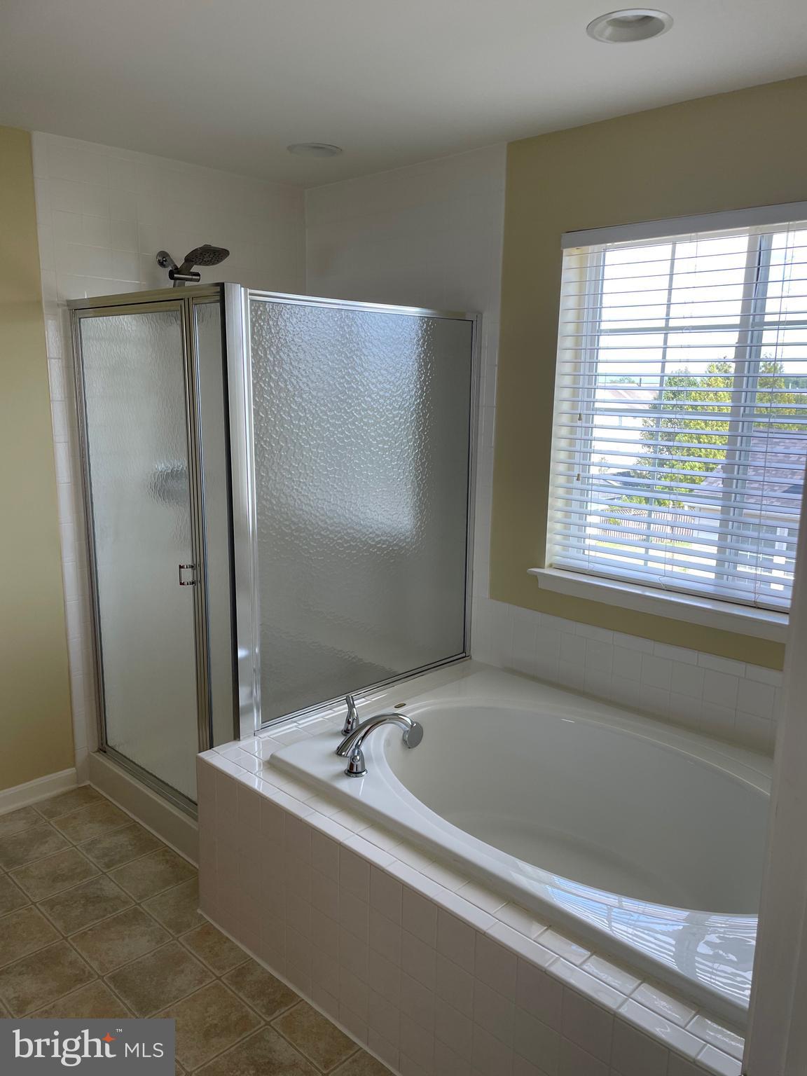 RED BUD RUN - Residential Lease