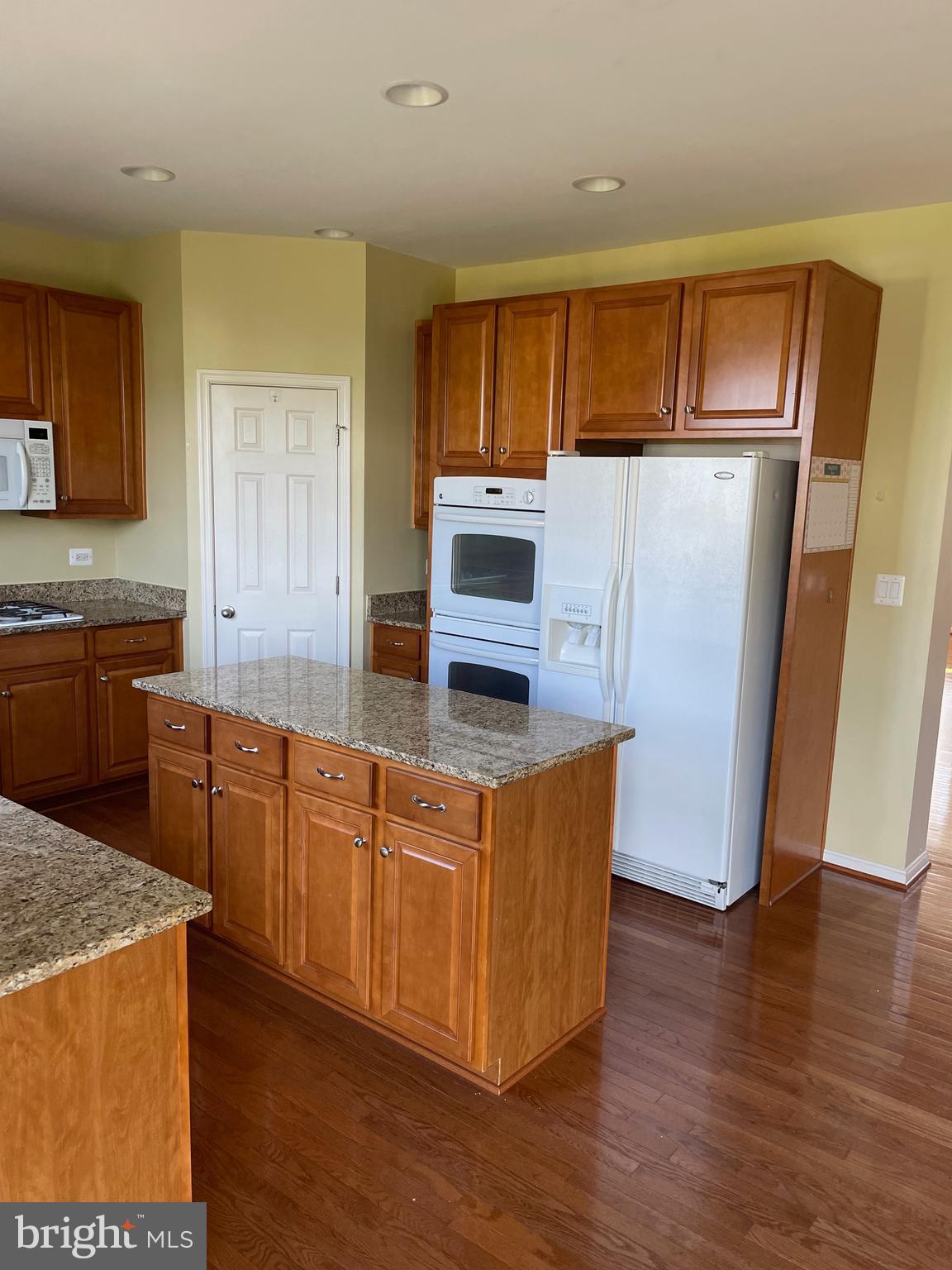 RED BUD RUN - Residential Lease