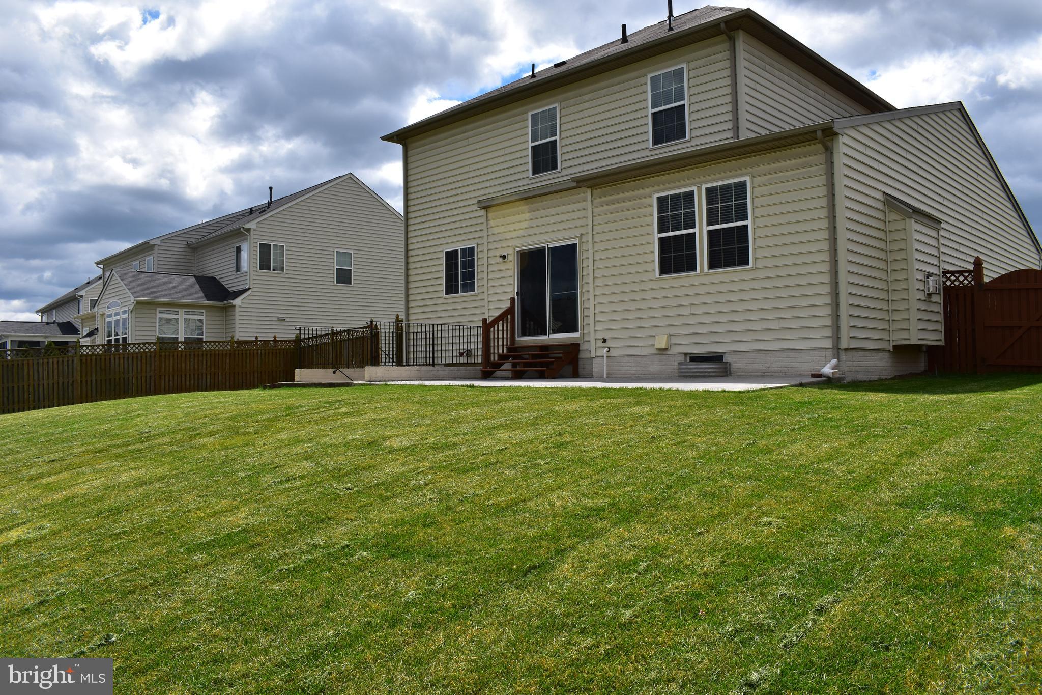 RED BUD RUN - Residential Lease