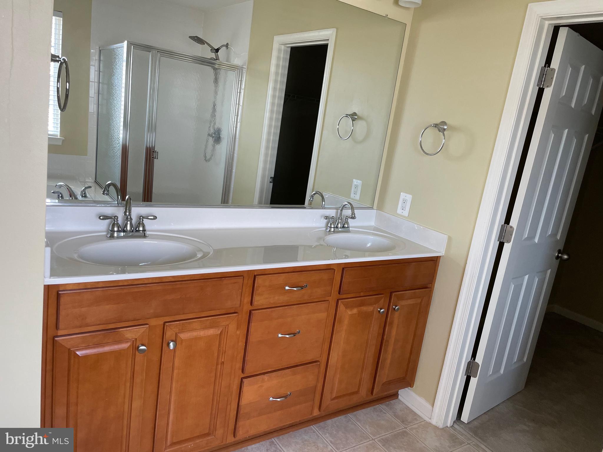 RED BUD RUN - Residential Lease