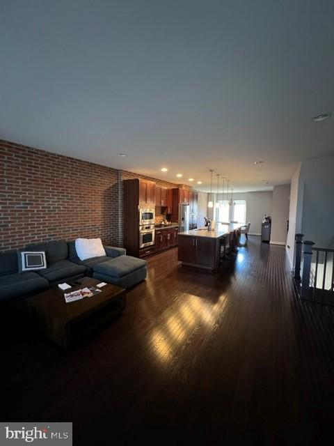 BRAMBLETON TOWN CENTER - Residential Lease