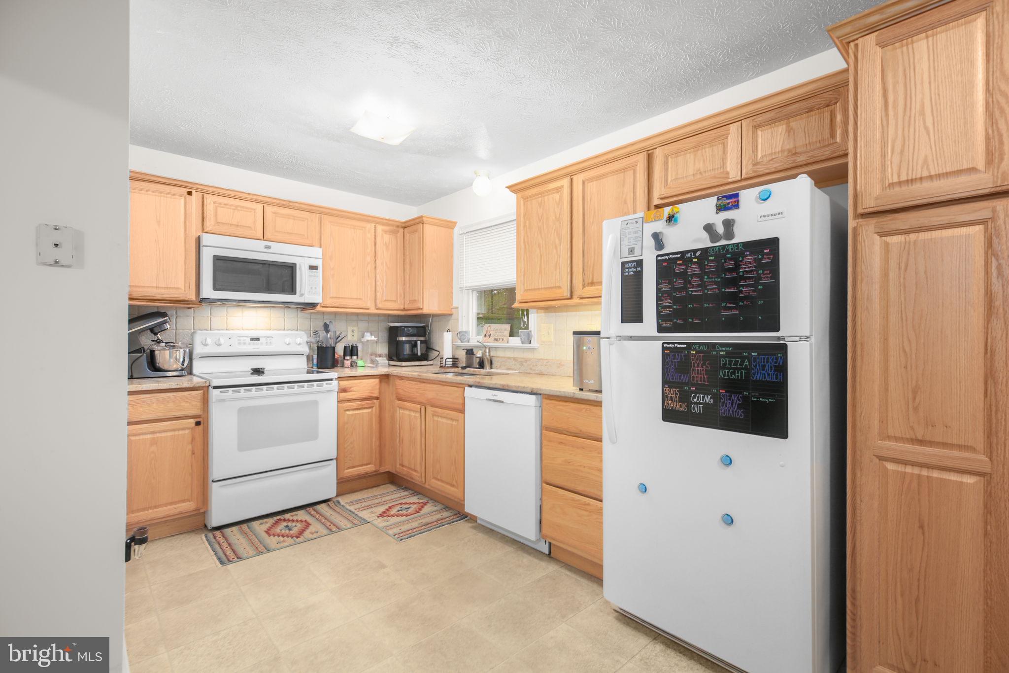 FAIRFIELD WOODS - Residential