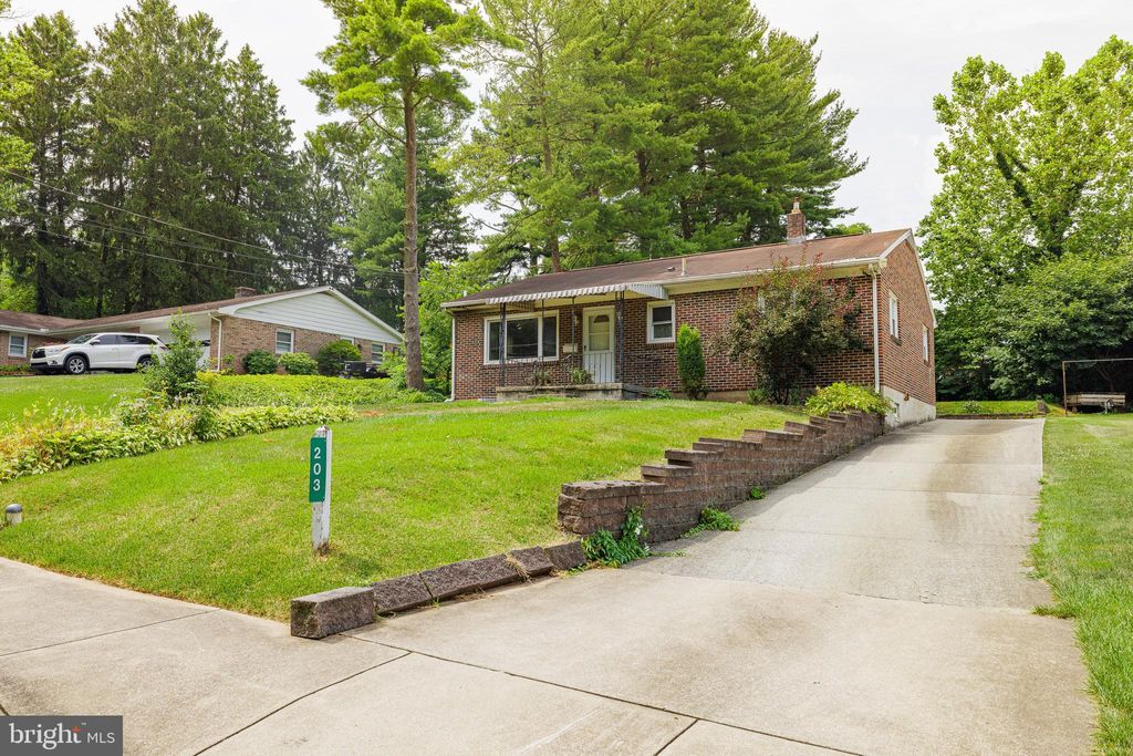 Photo of 203 Hemlock Road, Ephrata, PA 17522 (MLS # PALA2053522)