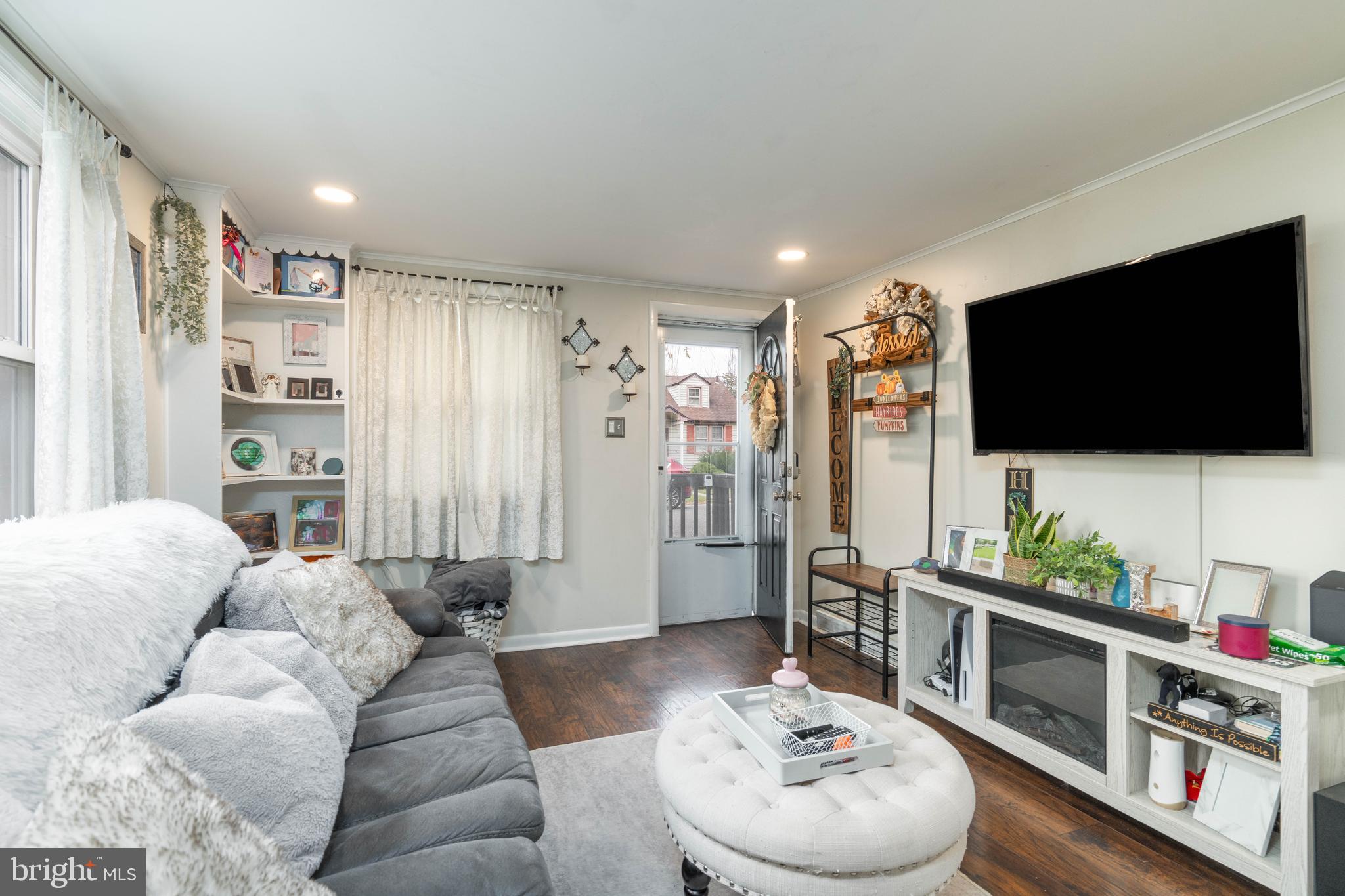 519 CLARENDON AVENUE