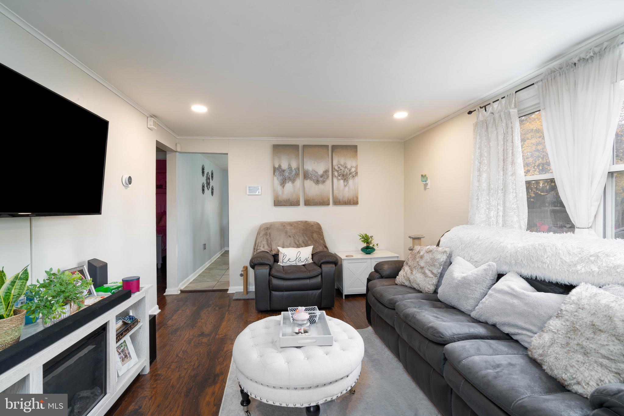 519 CLARENDON AVENUE