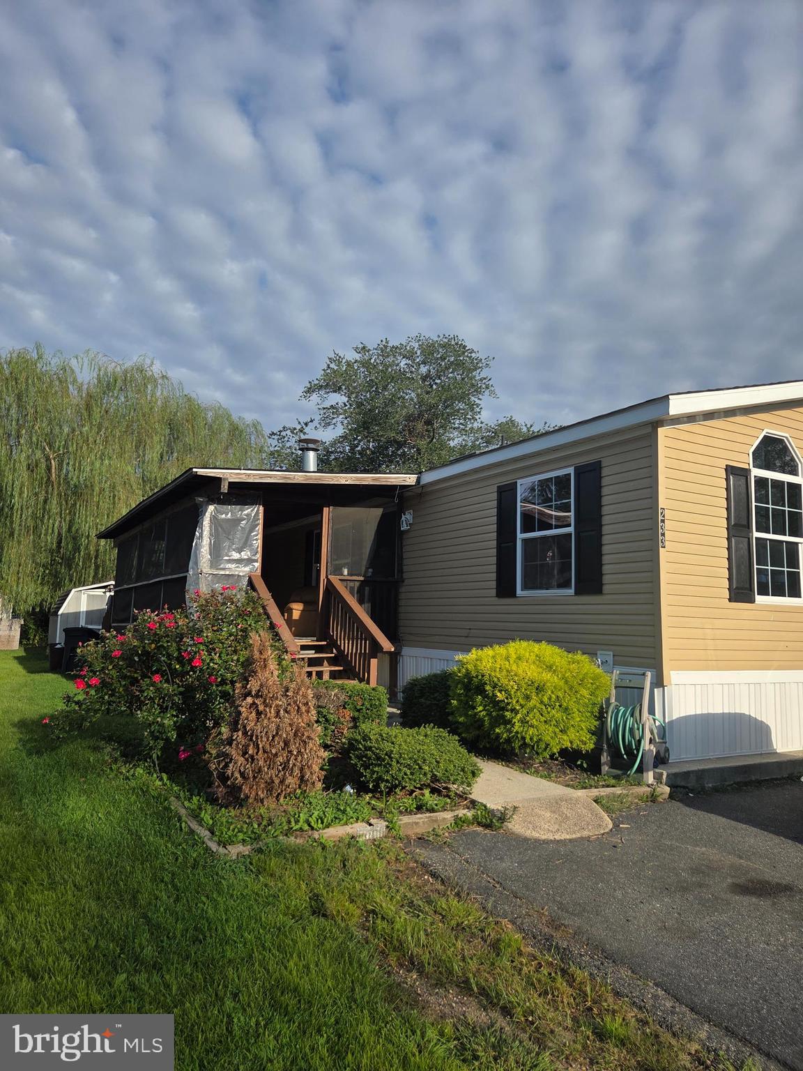 1976 N EAST AVENUE 233