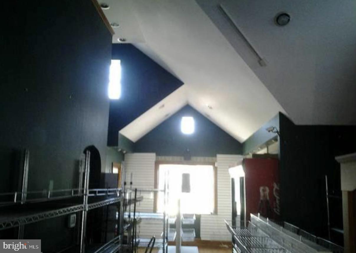 NOTTINGHAM - Commercial Sale