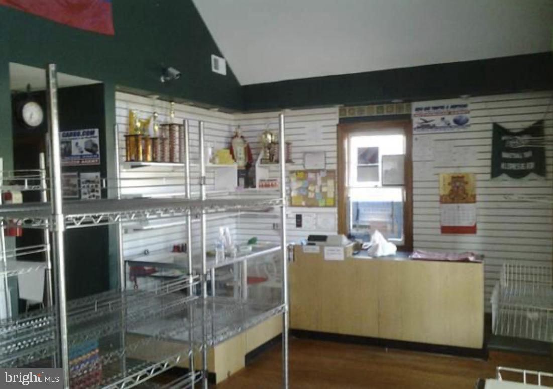 NOTTINGHAM - Commercial Sale