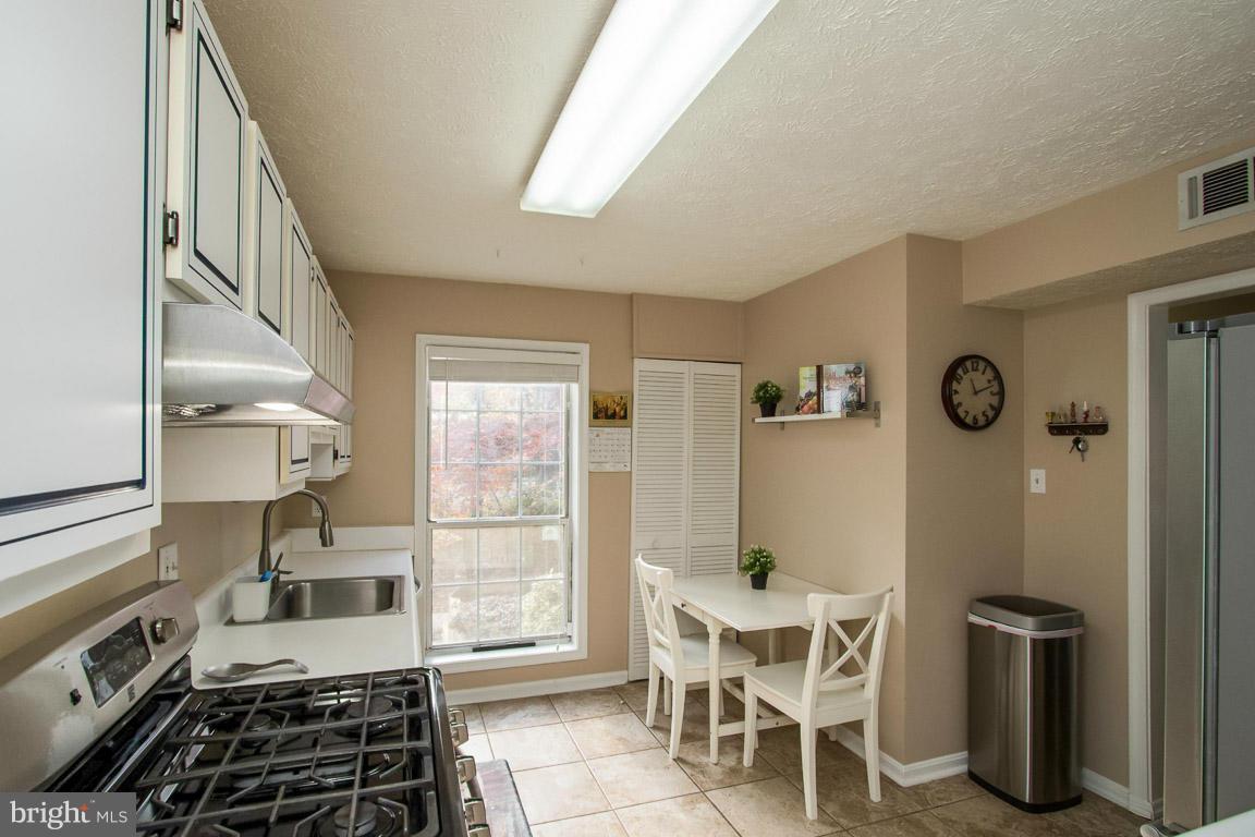 VININGS CONDO - Residential