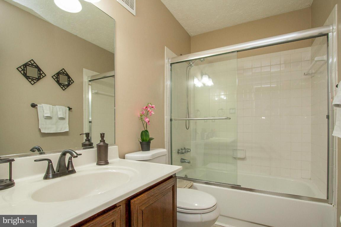 VININGS CONDO - Residential