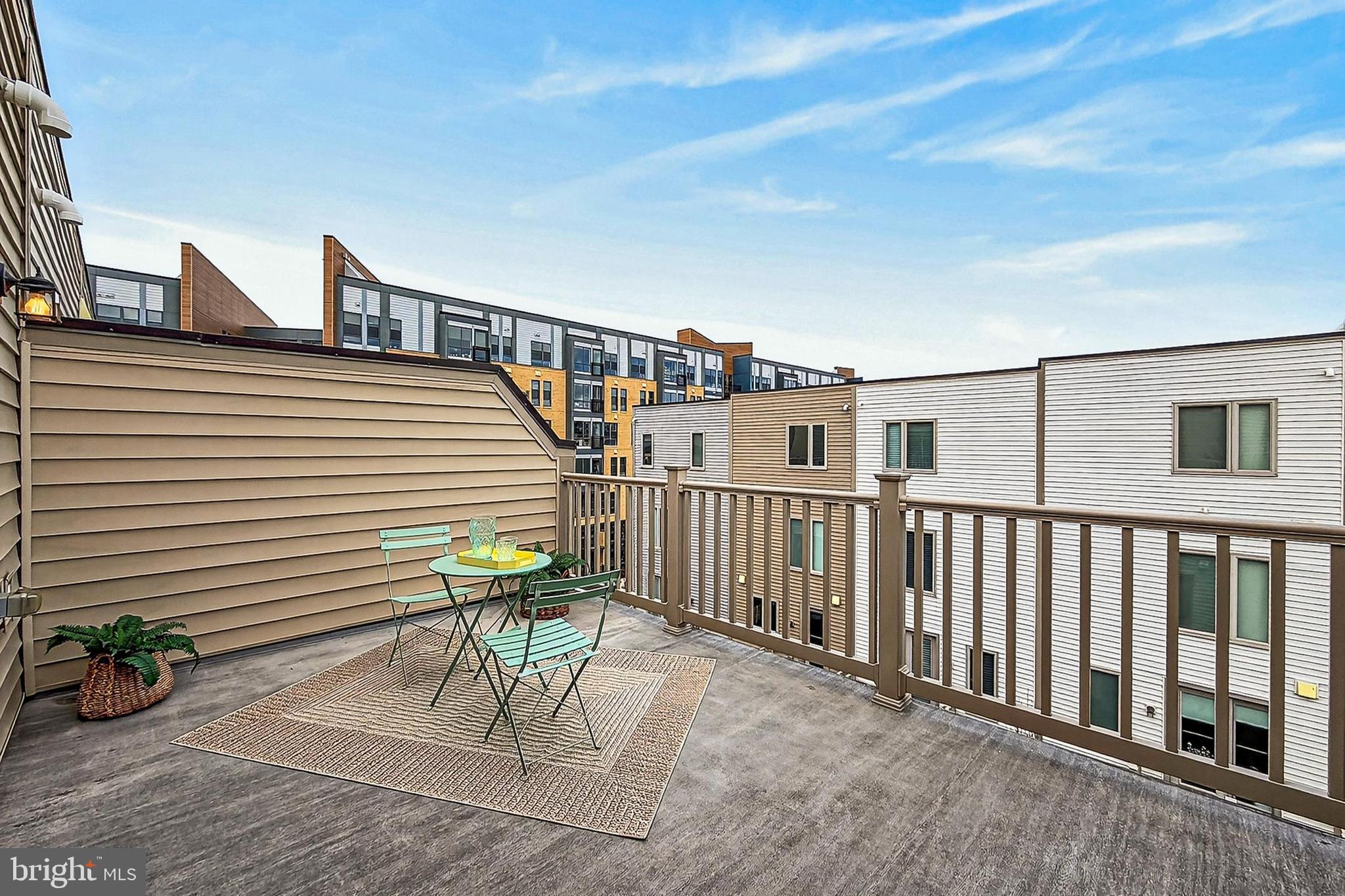 CHAPMAN ROW AT TWINBROOK METRO - Residential