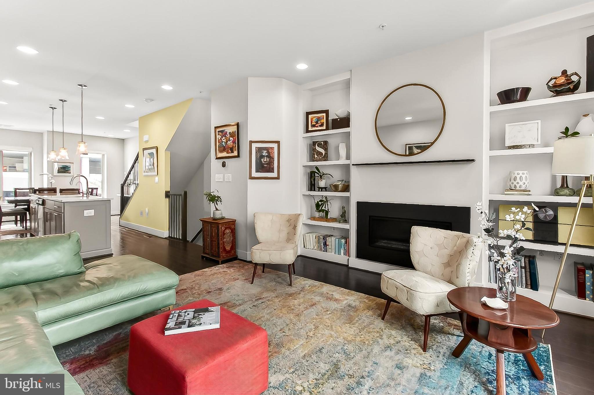 CHAPMAN ROW AT TWINBROOK METRO - Residential