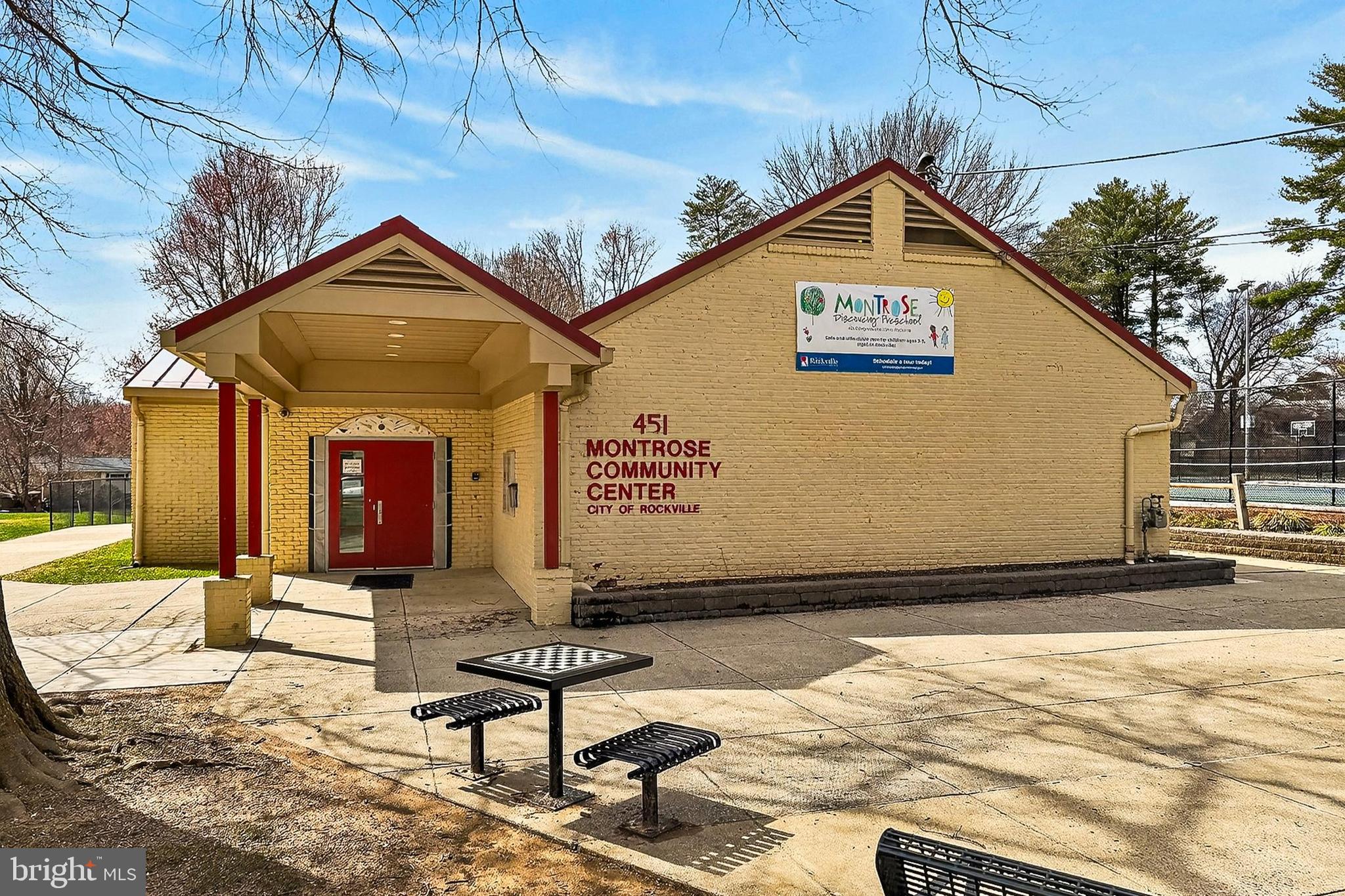 CHAPMAN ROW AT TWINBROOK METRO - Residential