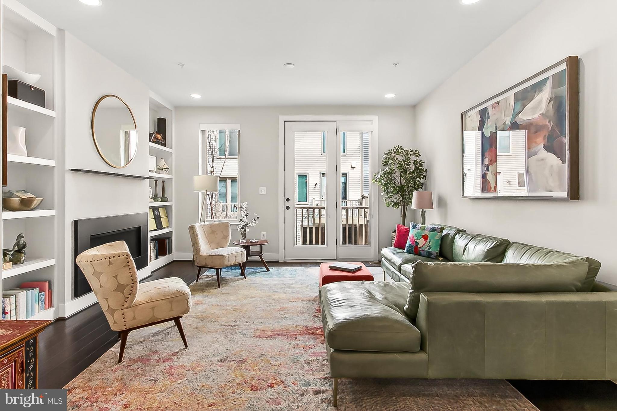 CHAPMAN ROW AT TWINBROOK METRO - Residential