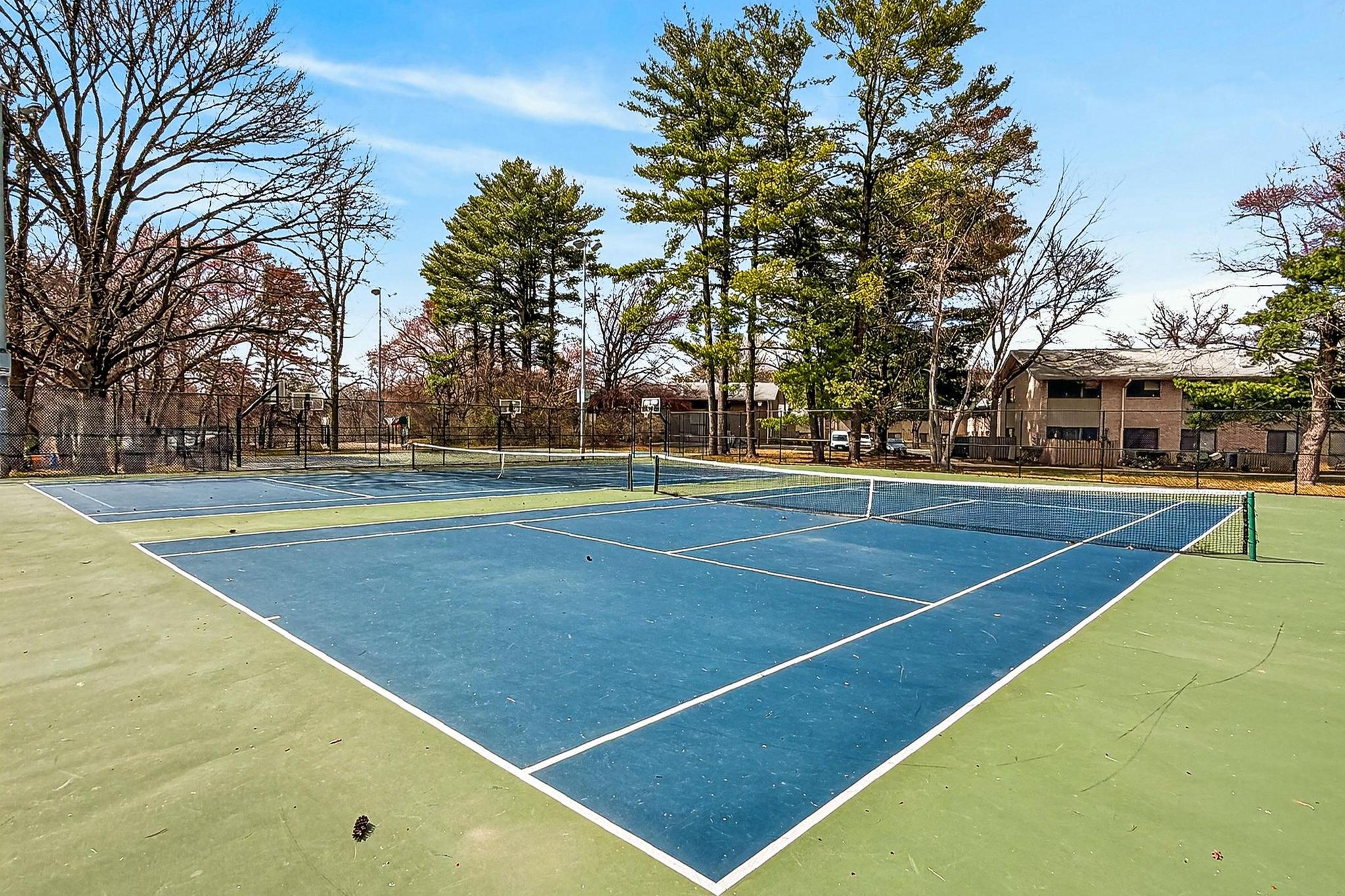 CHAPMAN ROW AT TWINBROOK METRO - Residential