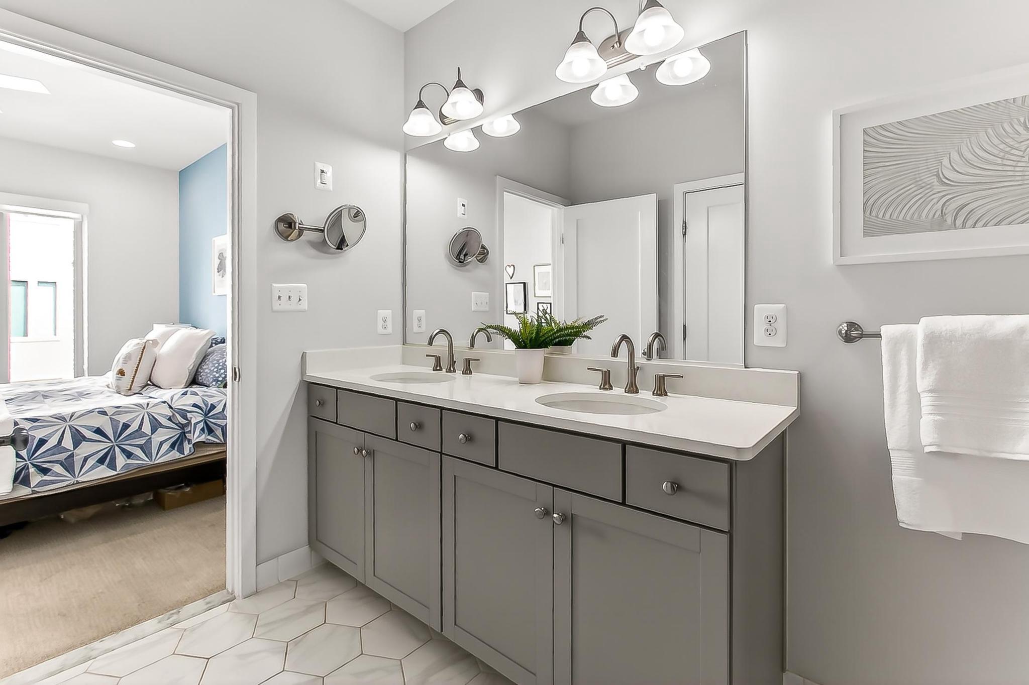 CHAPMAN ROW AT TWINBROOK METRO - Residential