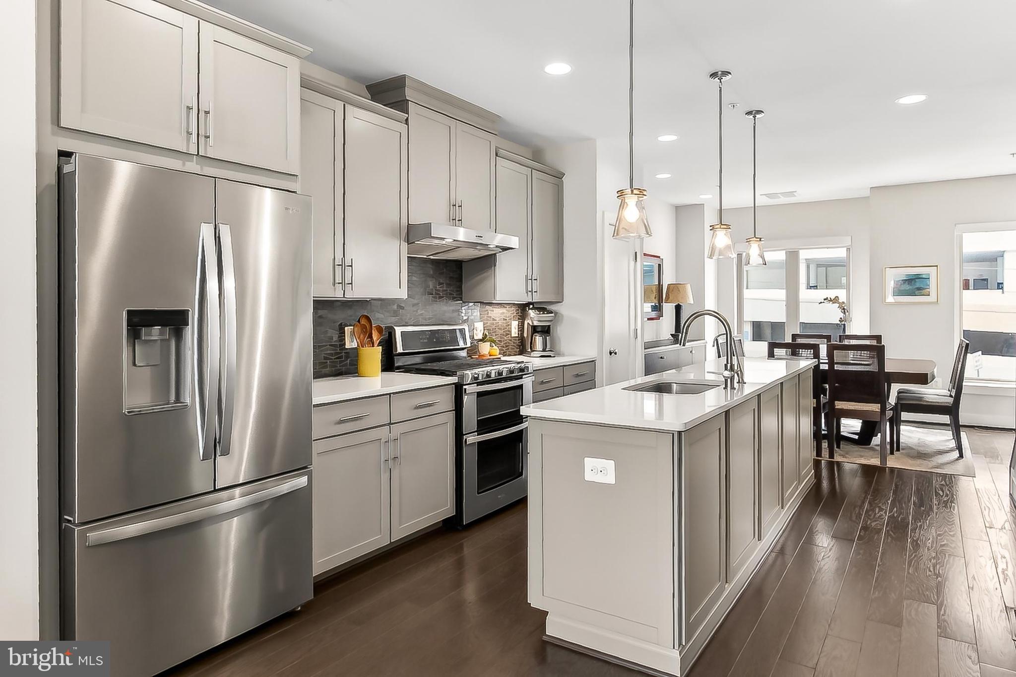 CHAPMAN ROW AT TWINBROOK METRO - Residential