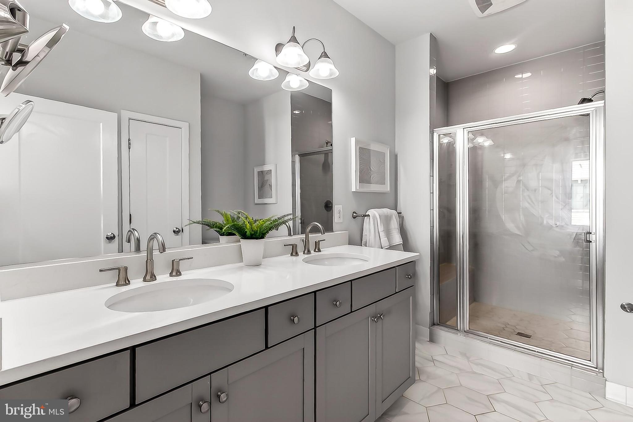 CHAPMAN ROW AT TWINBROOK METRO - Residential