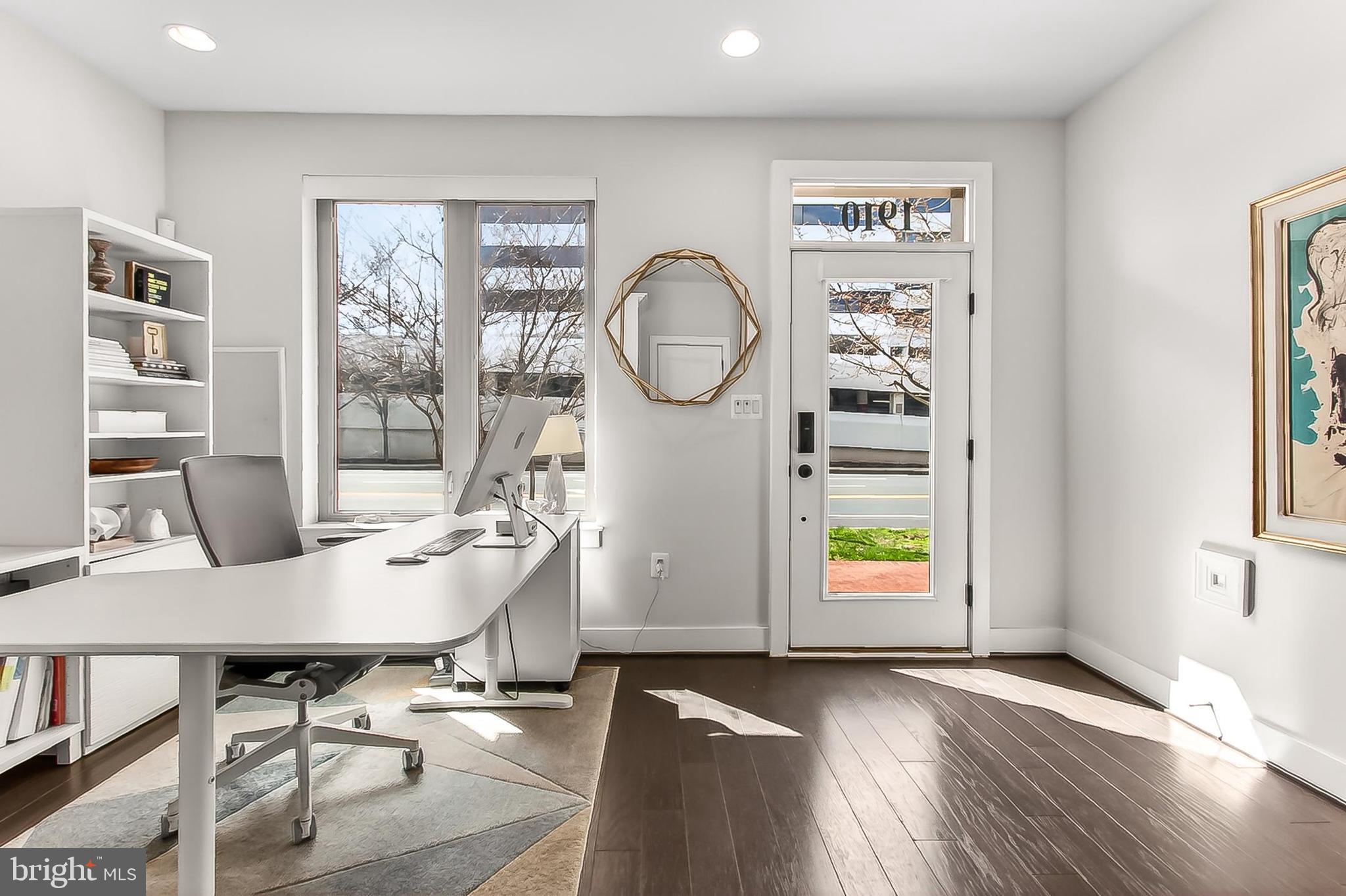 CHAPMAN ROW AT TWINBROOK METRO - Residential