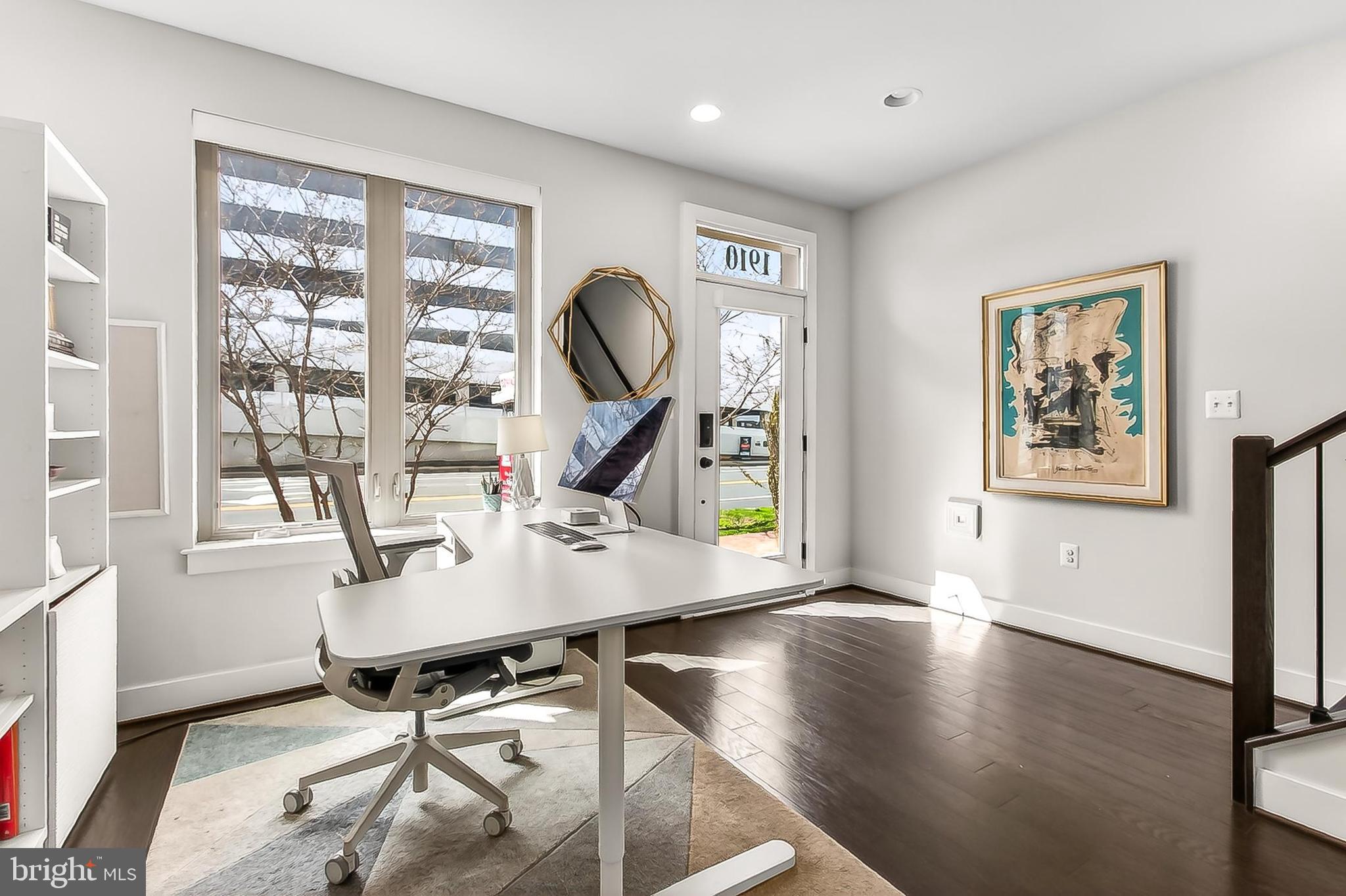 CHAPMAN ROW AT TWINBROOK METRO - Residential