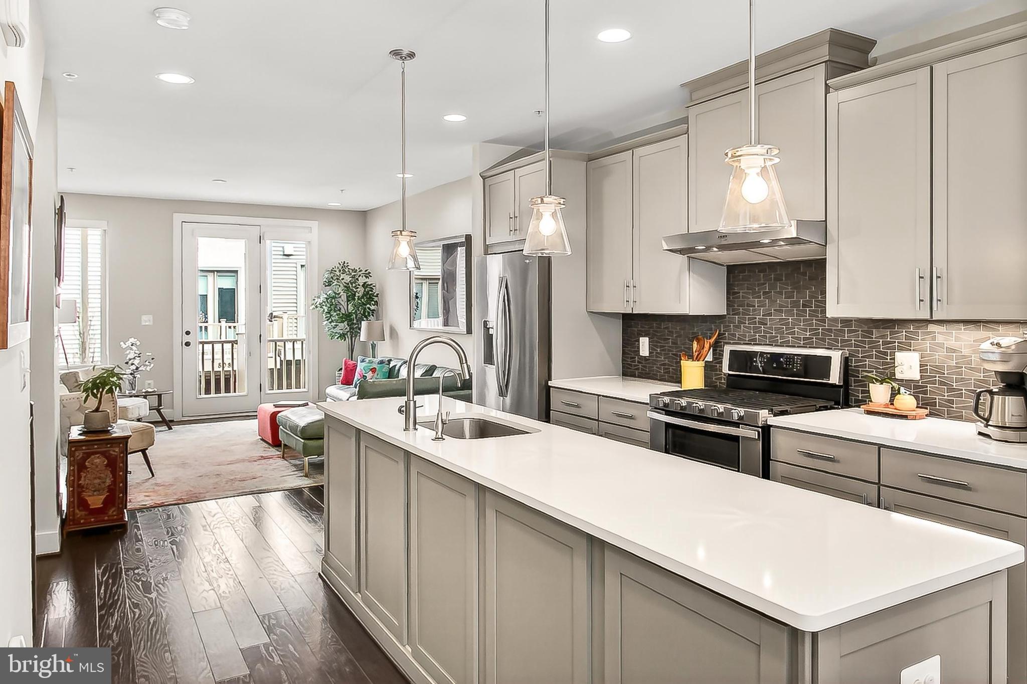 CHAPMAN ROW AT TWINBROOK METRO - Residential