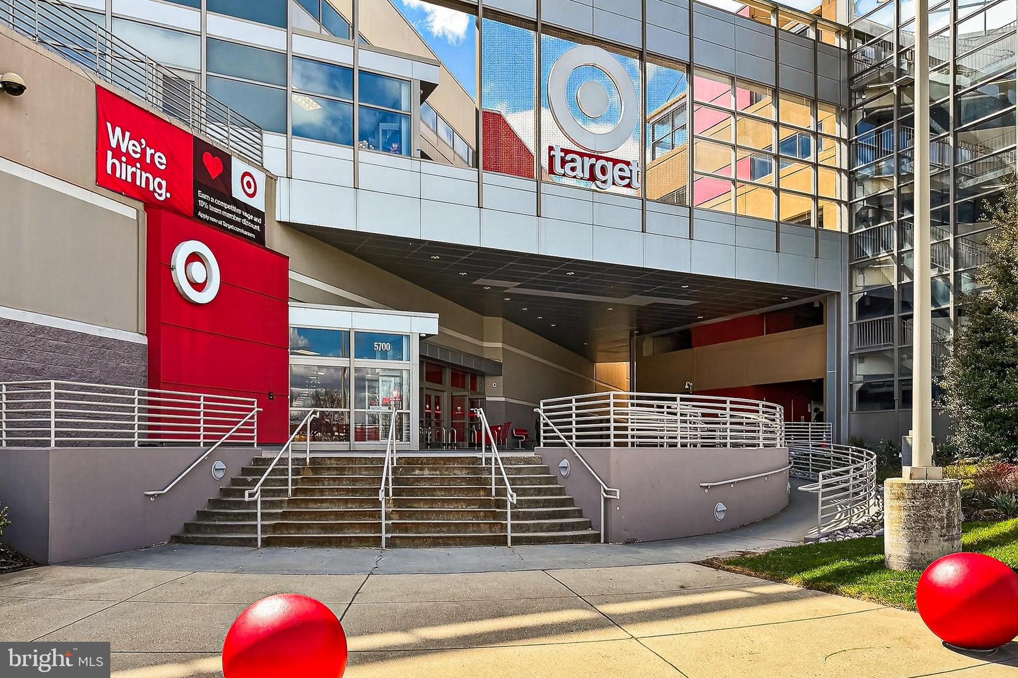 CHAPMAN ROW AT TWINBROOK METRO - Residential