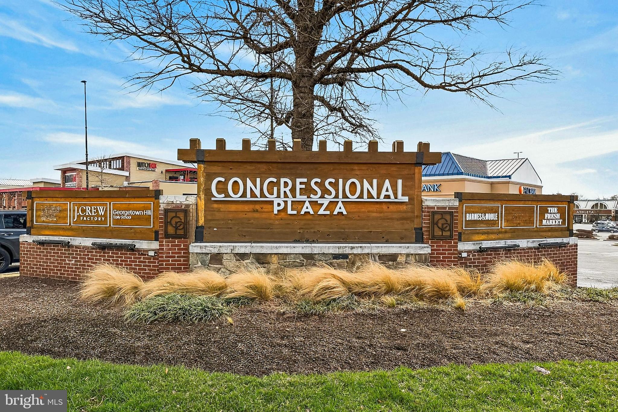 CHAPMAN ROW AT TWINBROOK METRO - Residential