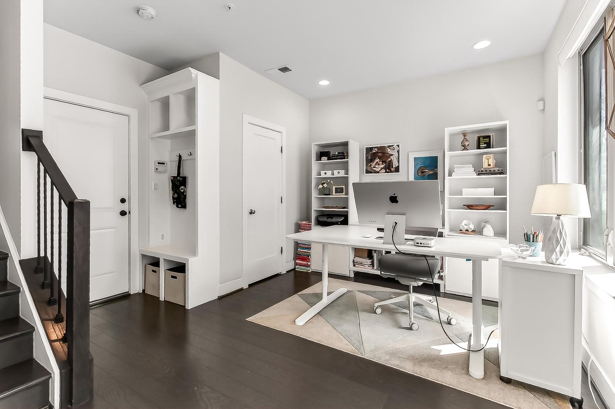 CHAPMAN ROW AT TWINBROOK METRO - Residential