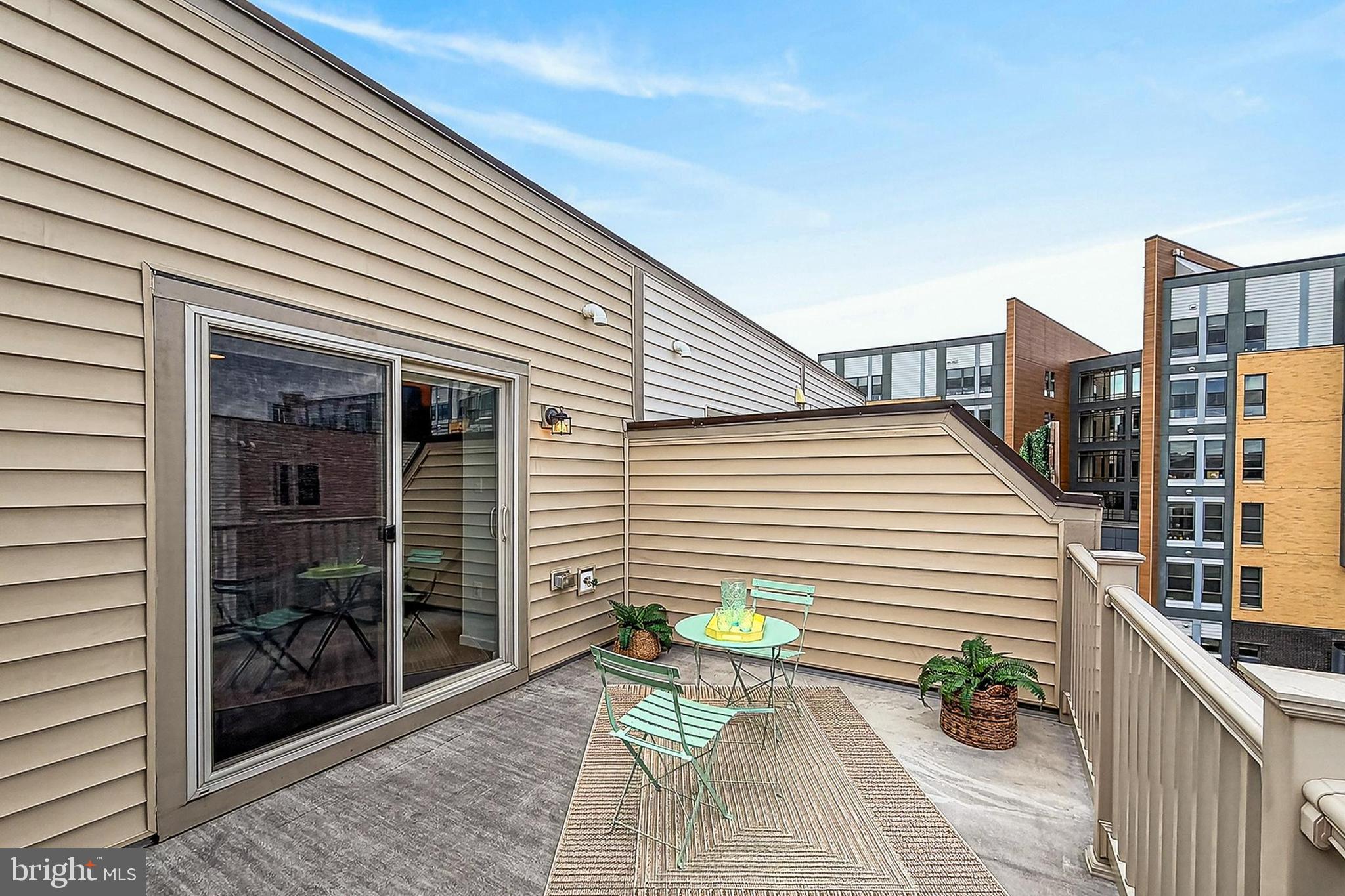 CHAPMAN ROW AT TWINBROOK METRO - Residential