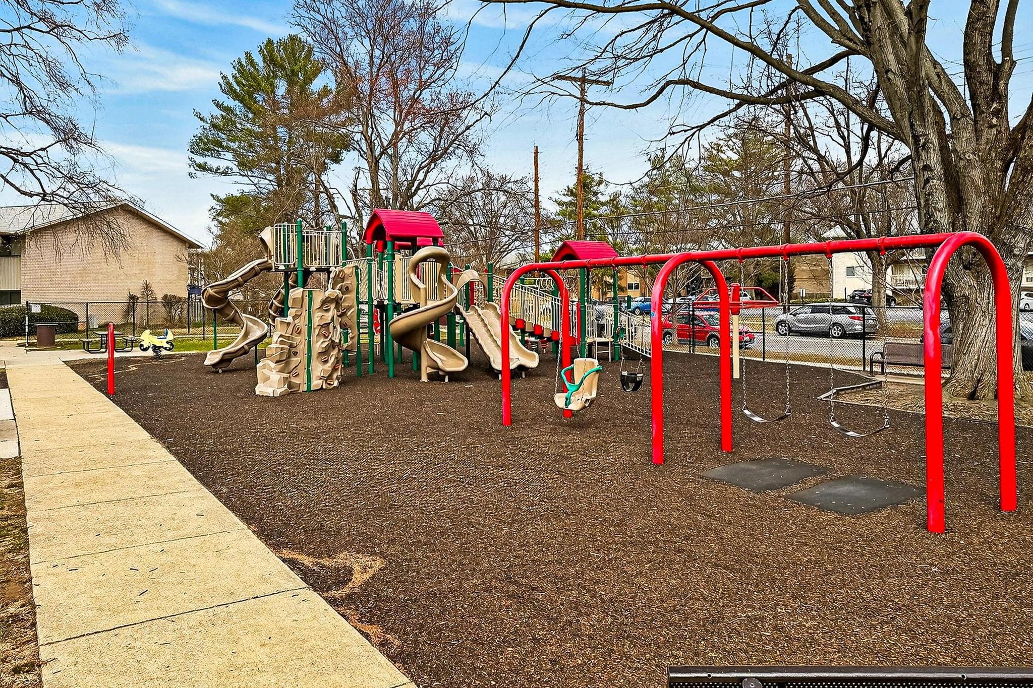CHAPMAN ROW AT TWINBROOK METRO - Residential