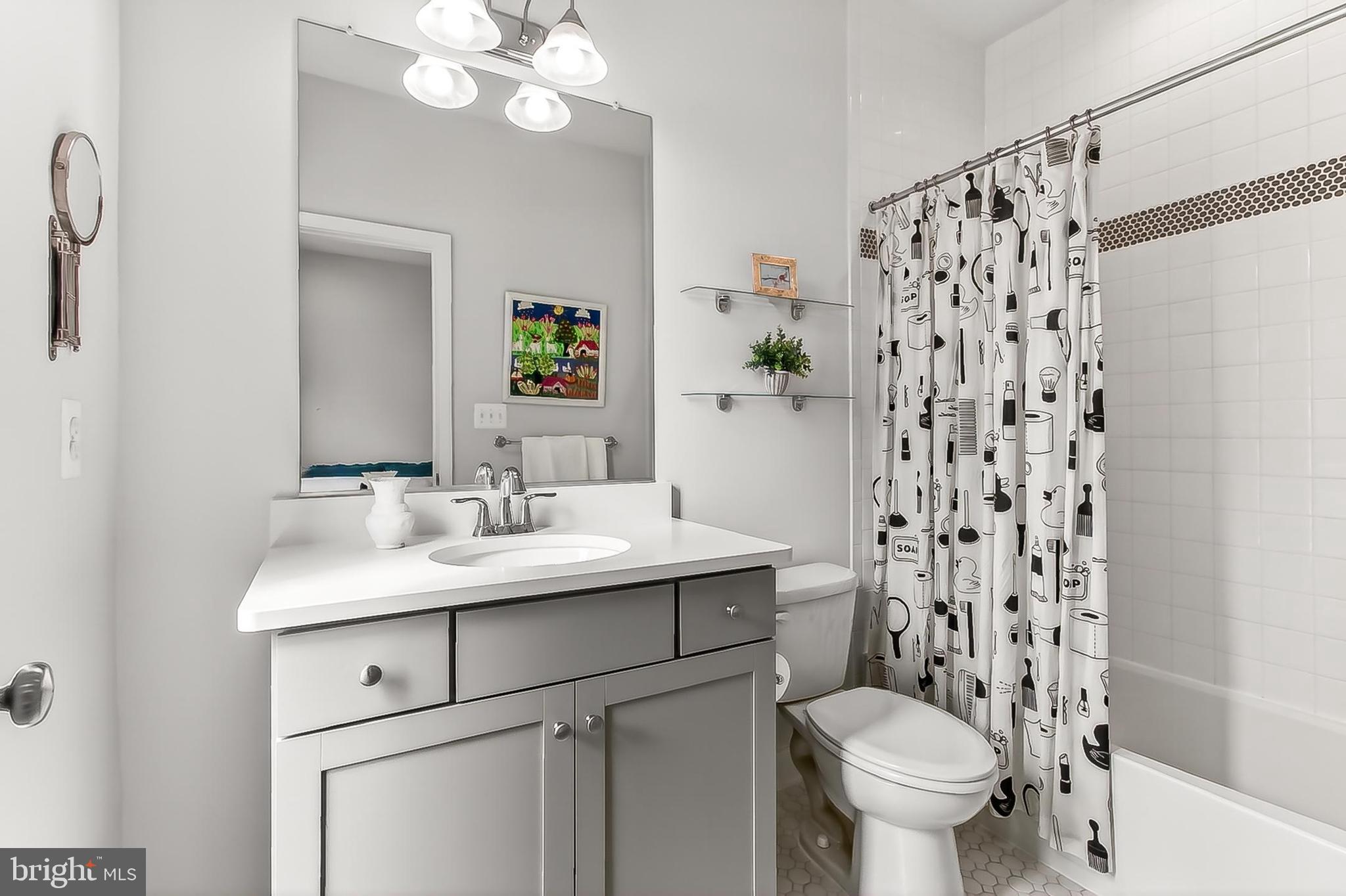 CHAPMAN ROW AT TWINBROOK METRO - Residential