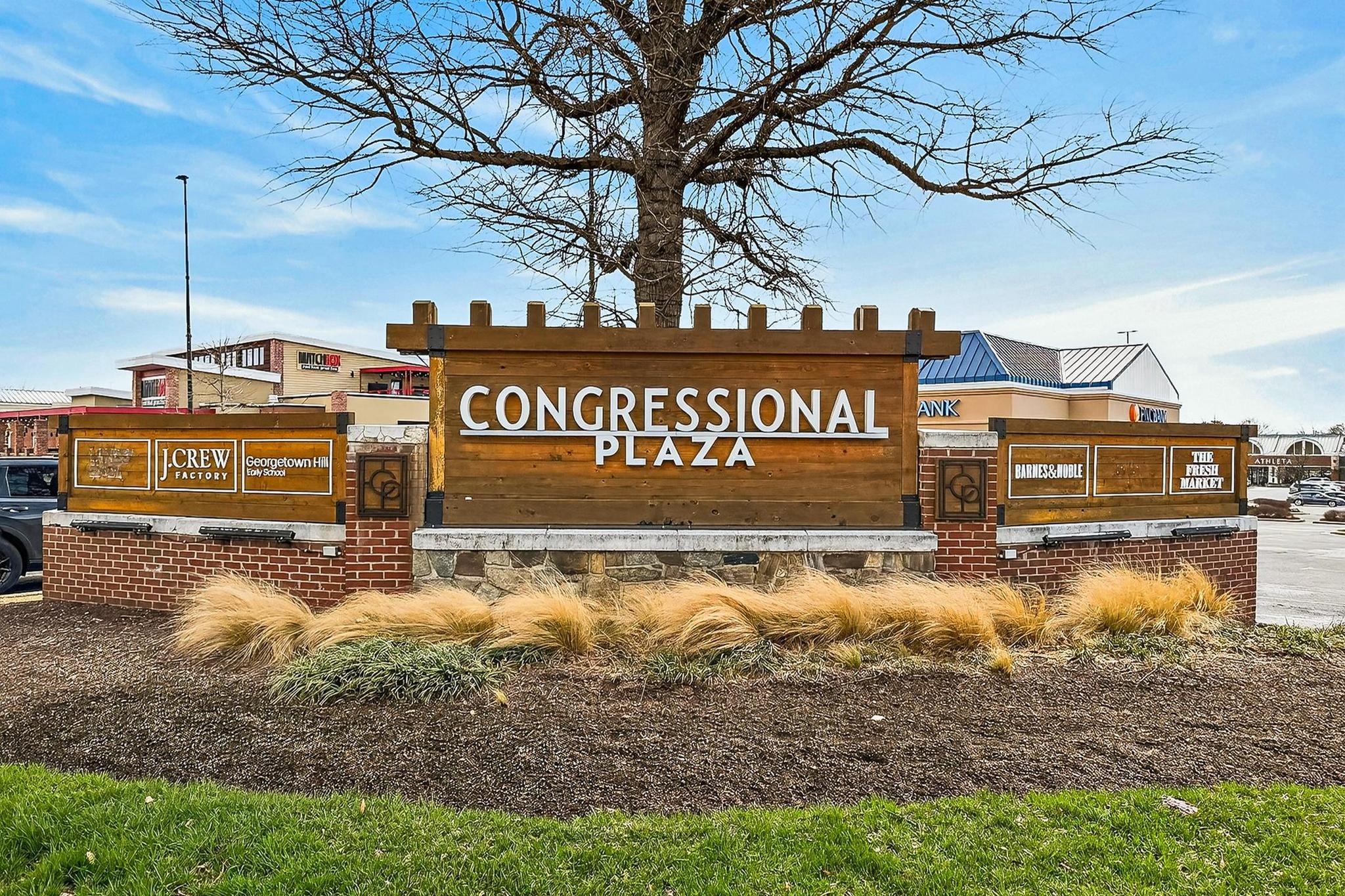 CHAPMAN ROW AT TWINBROOK METRO - Residential