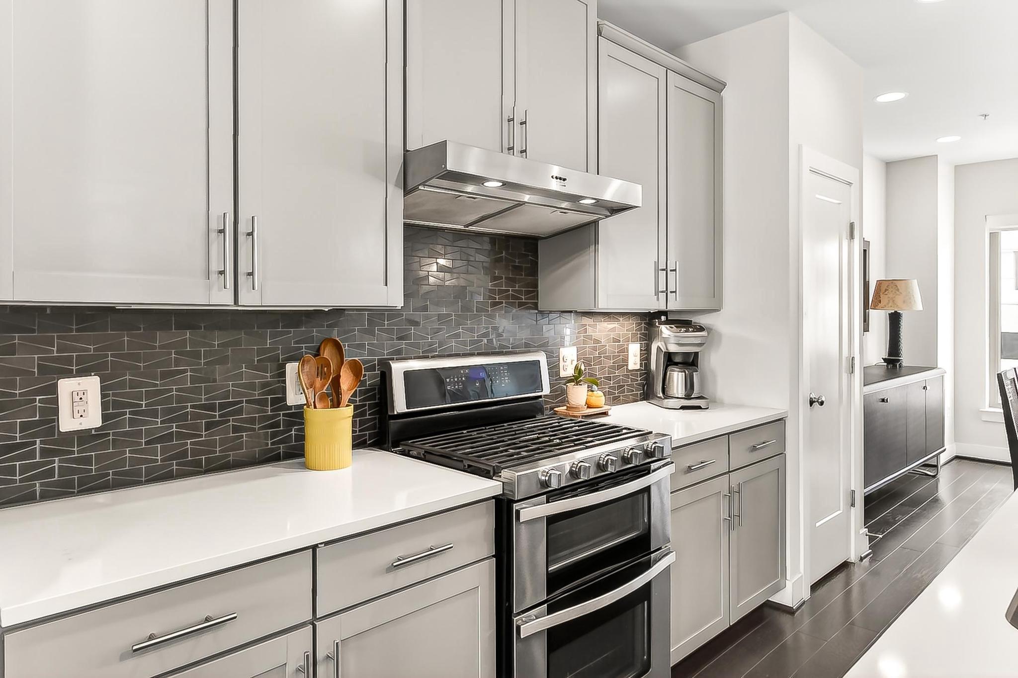 CHAPMAN ROW AT TWINBROOK METRO - Residential
