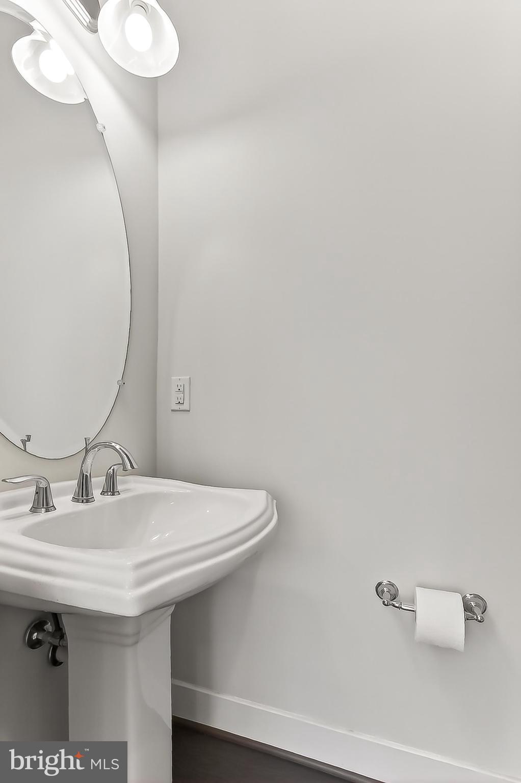 CHAPMAN ROW AT TWINBROOK METRO - Residential