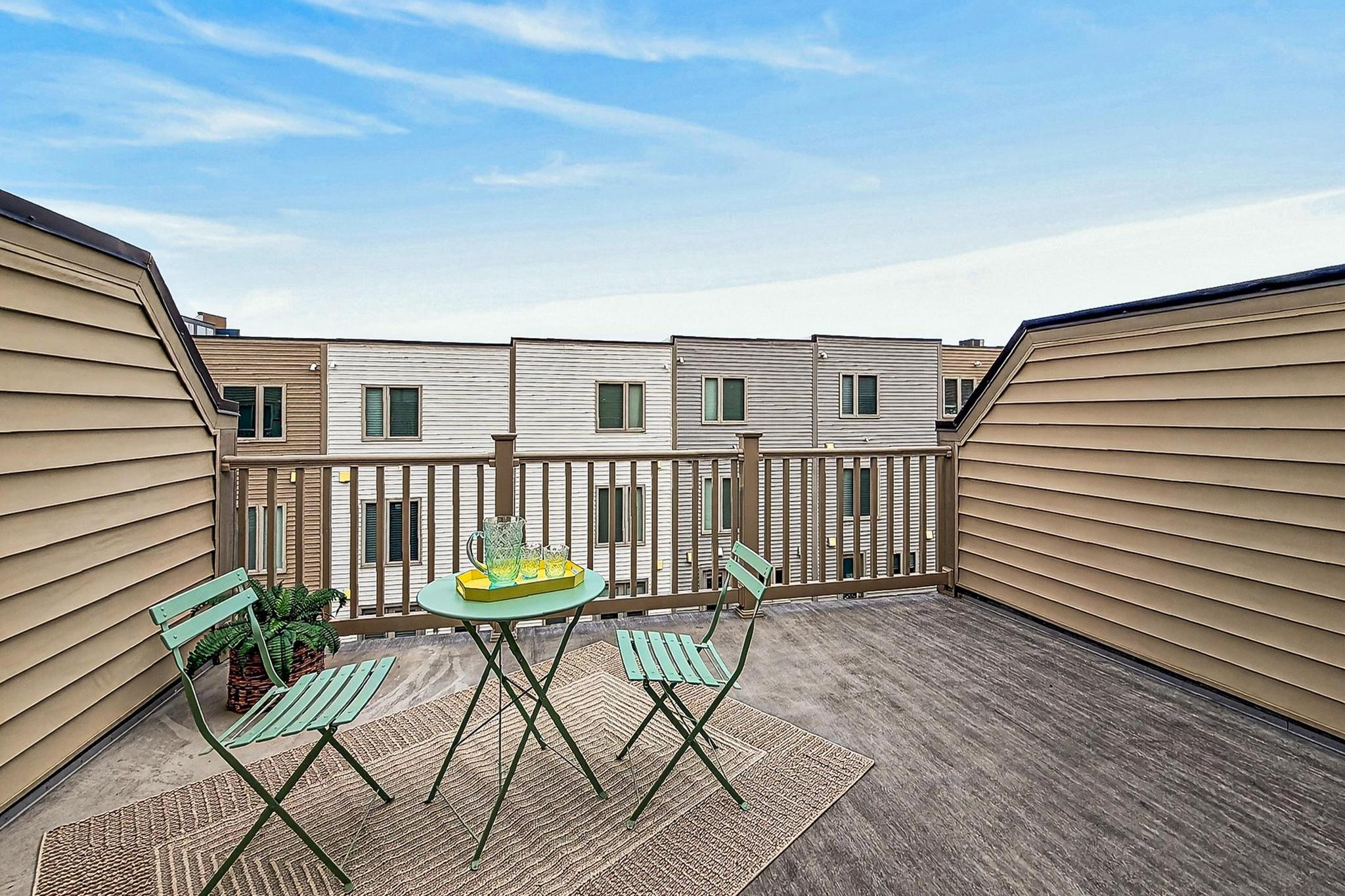 CHAPMAN ROW AT TWINBROOK METRO - Residential